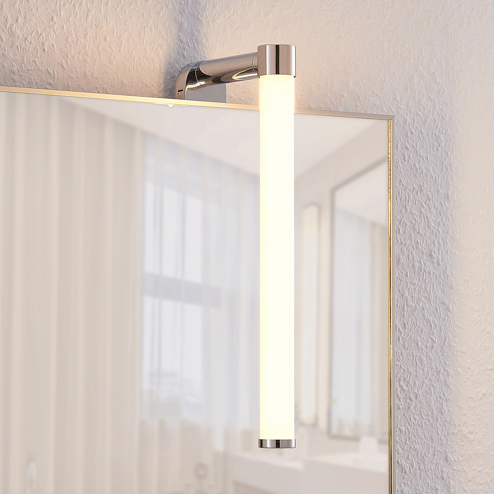 Lindby Hafren LED-spegellampa, 30 cm