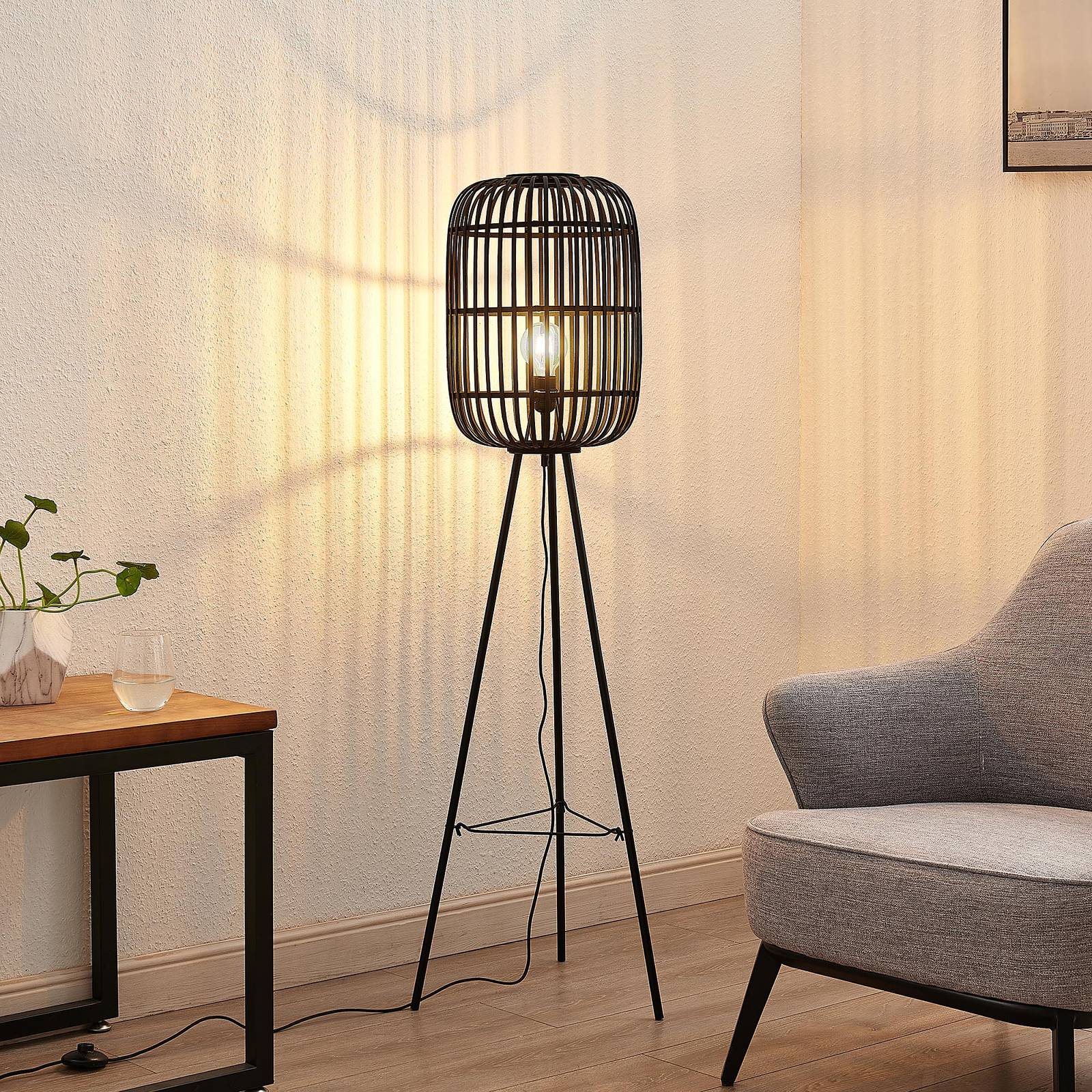 Lindby Canyana golvlampa av rotting, svart