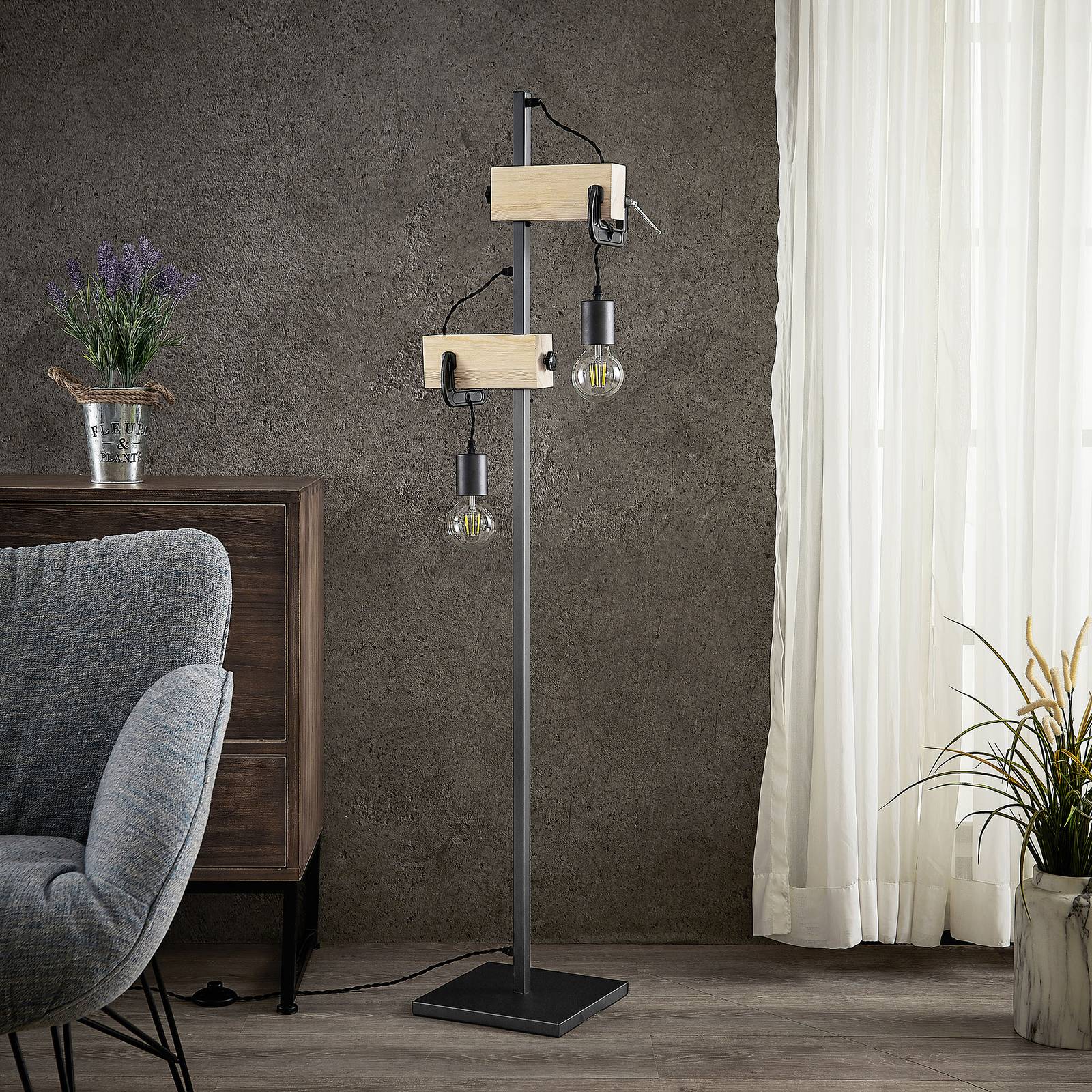 Lindby Asya golvlampa, trä, svart