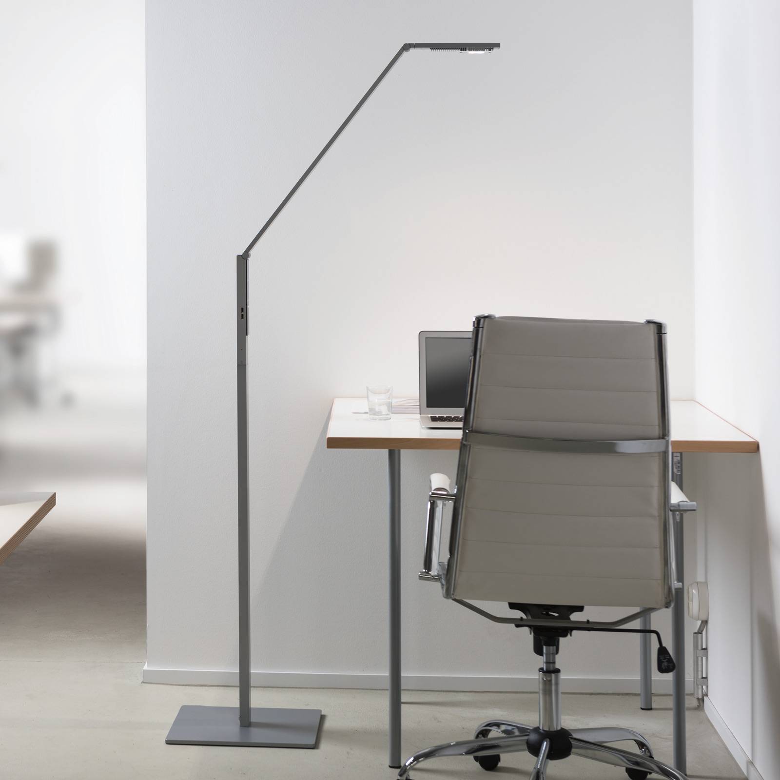 Luctra Floor Linear LED-golvlampa aluminium