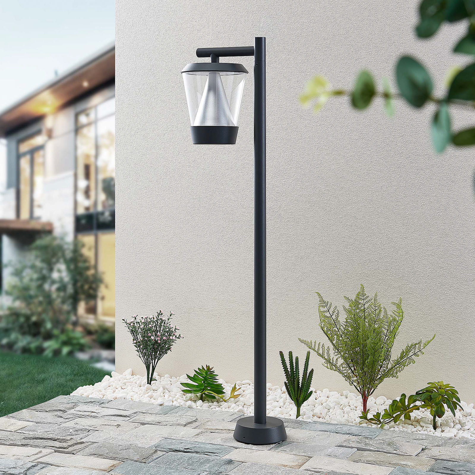 Lucande Tiany LED-gånglampa, lykta, 100 cm