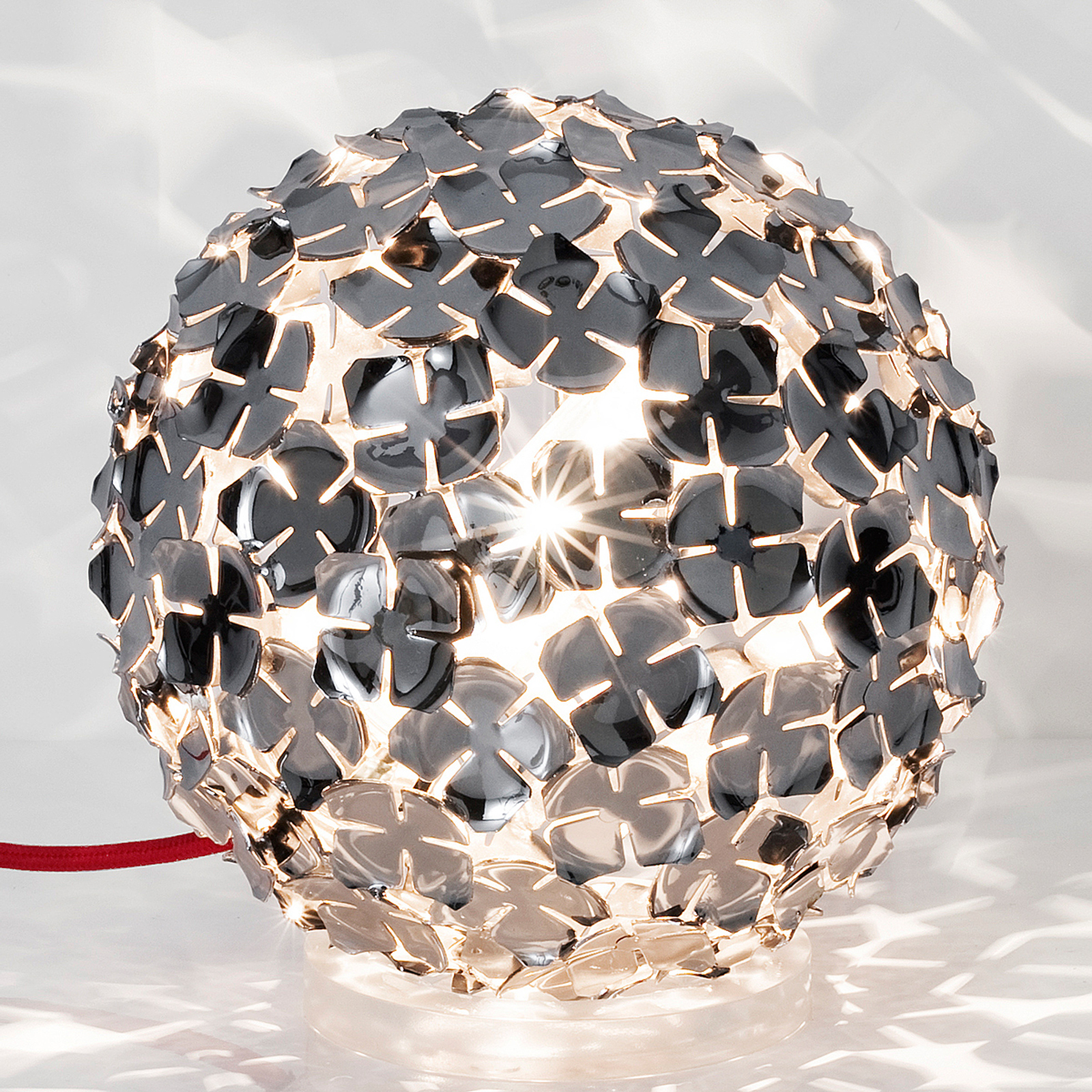 Vackert designad bordslampa Ortenzia