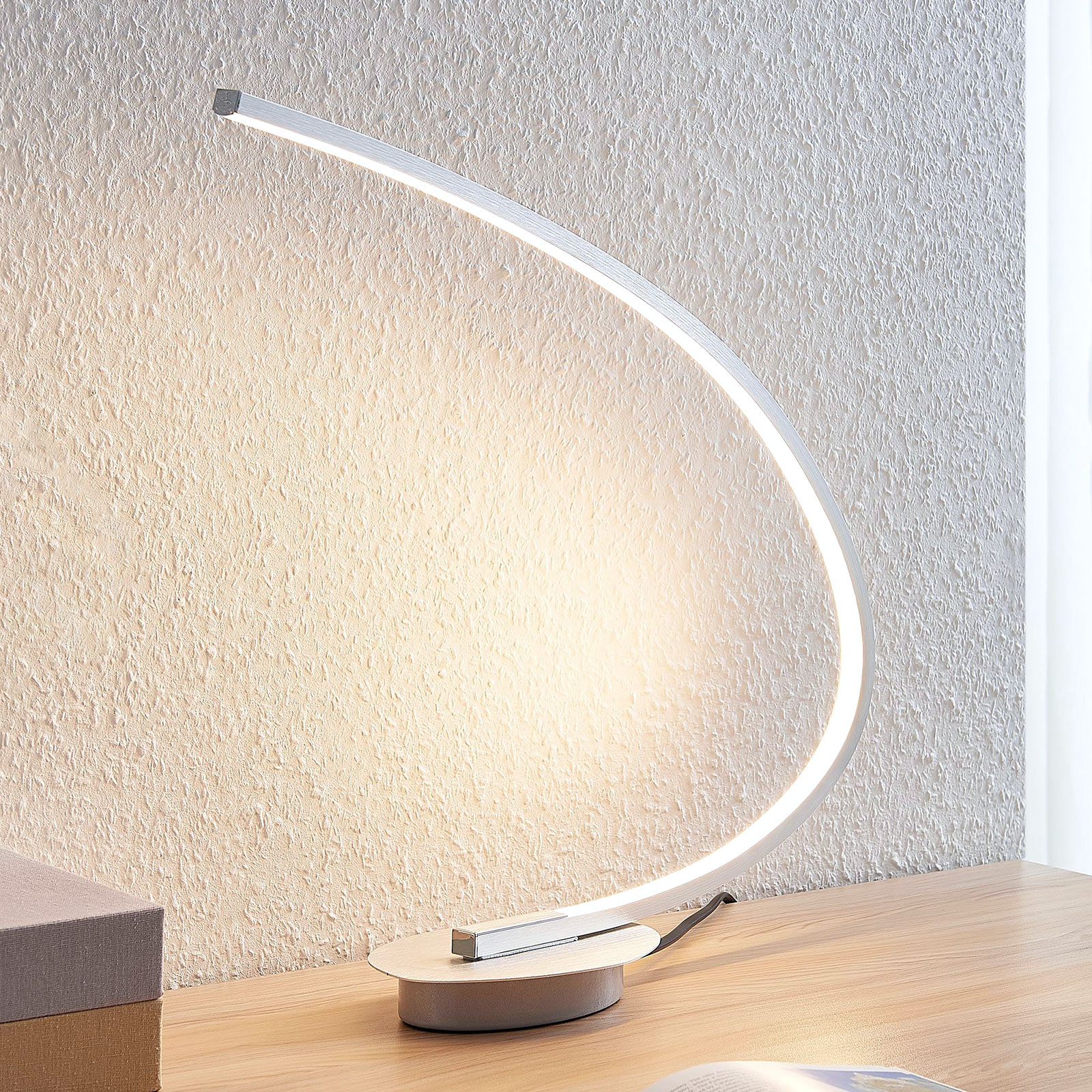 LED-bordslampa Nalevi, bågform, silver