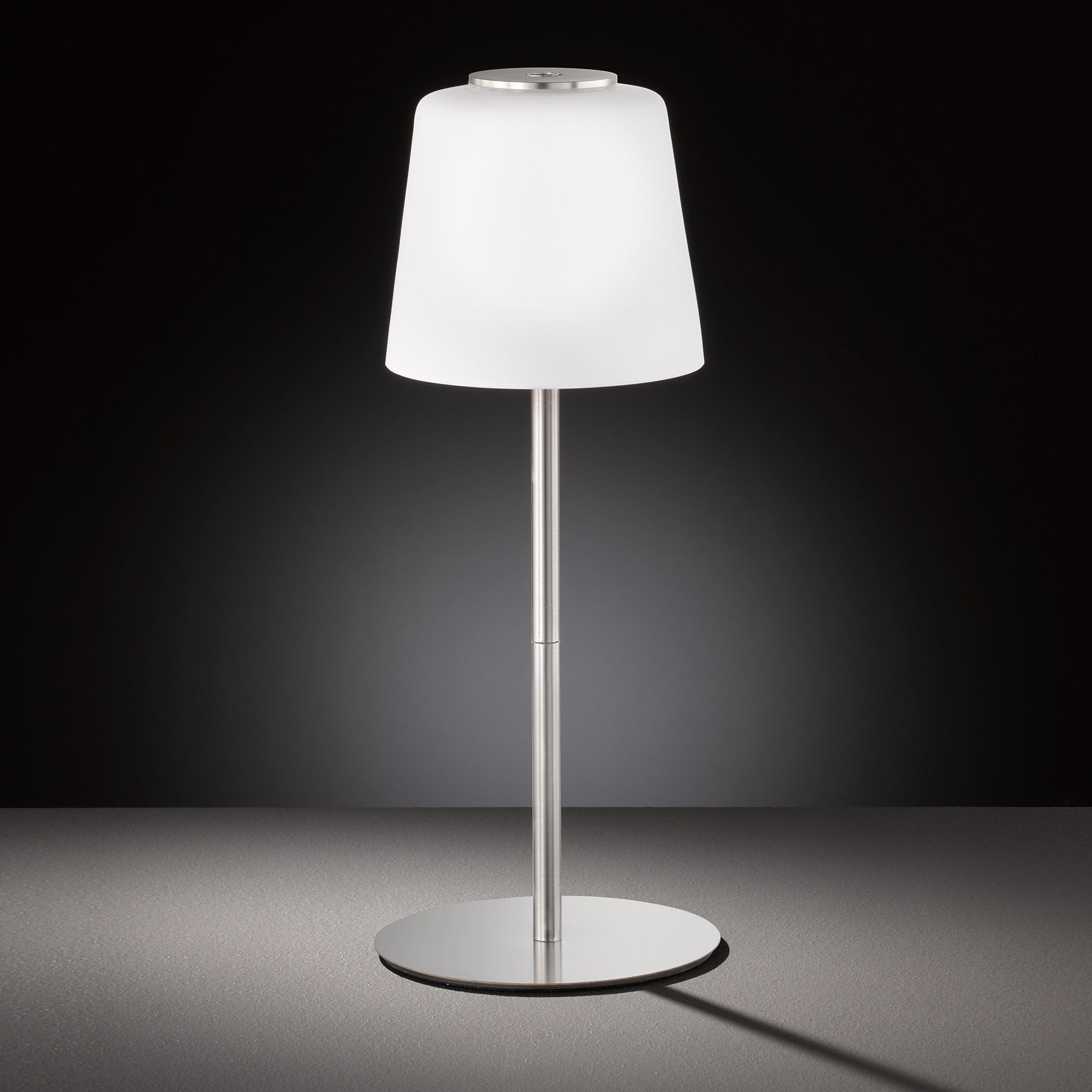 LED-bordslampa Genk med batteri och touchdimmer