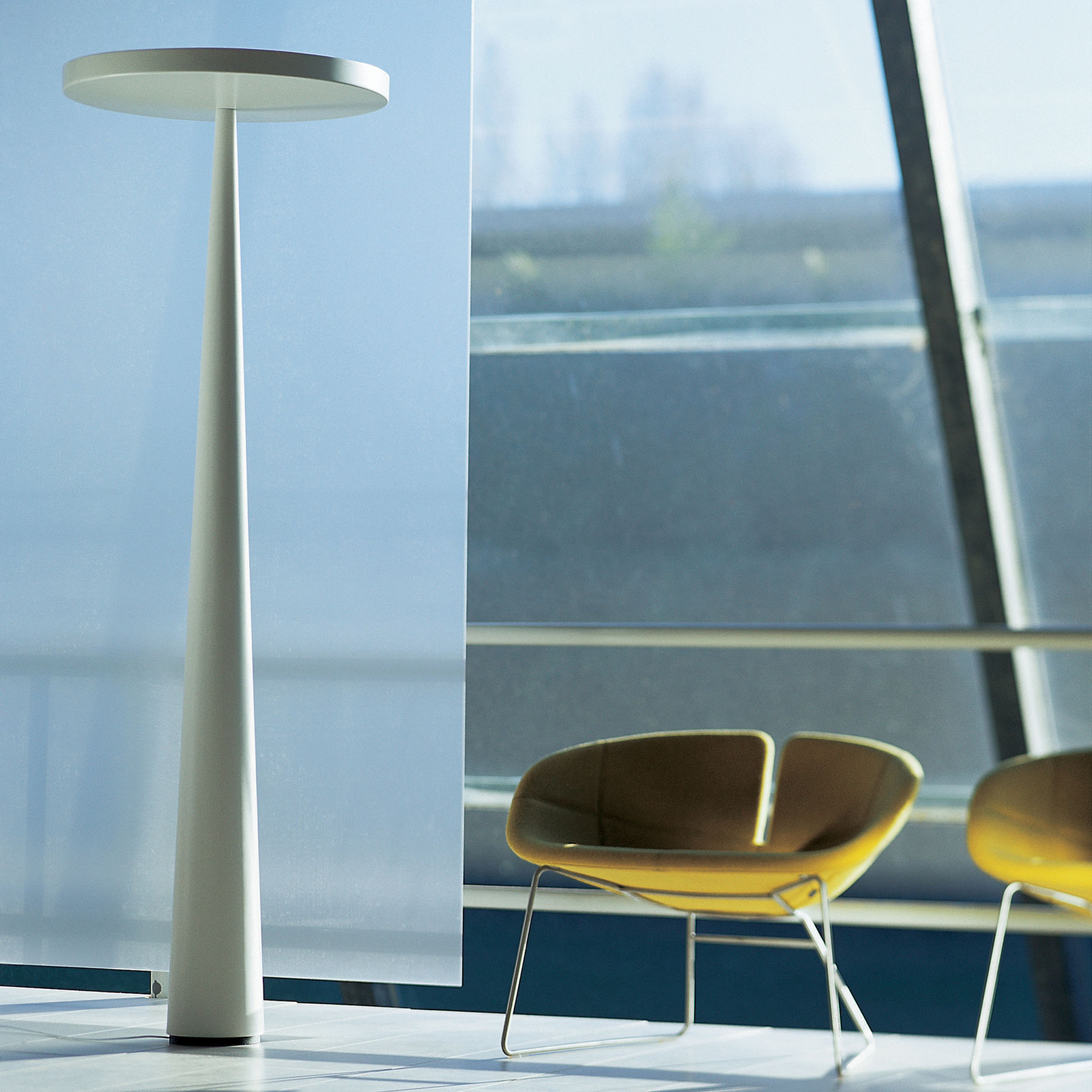 Prandina Equilibre Halo F3 golvlampa vit
