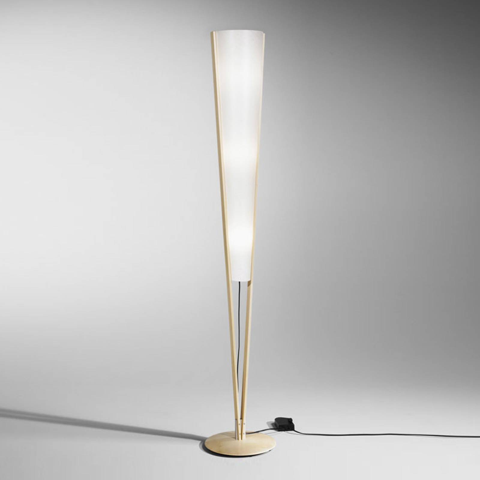 Golvlampa Seba med fotdimmer, bok