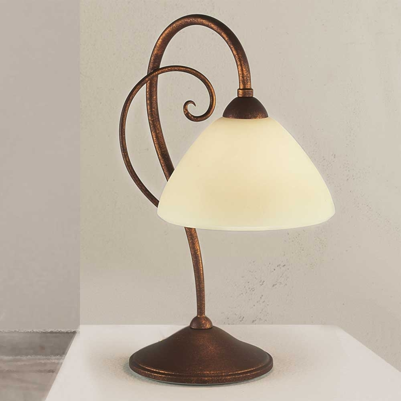 Snygg bordslampa Federico
