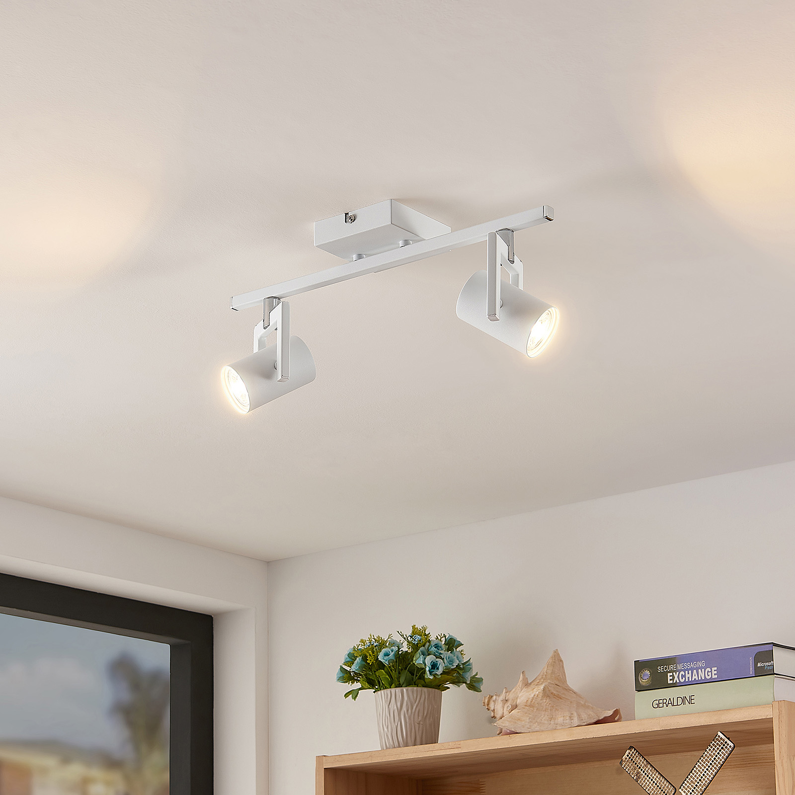 Lindby Noesha takspotlight, vit, 2 lampor