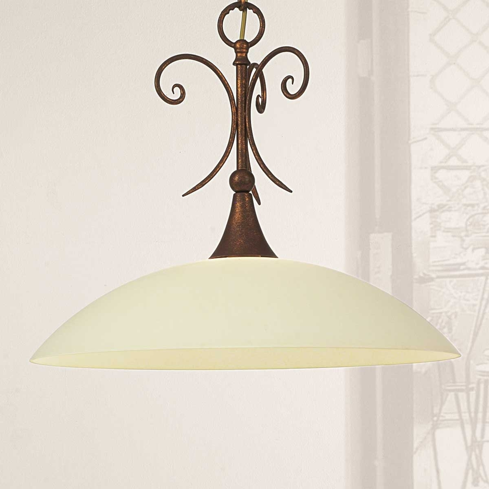 Federico taklampa med en antik touch