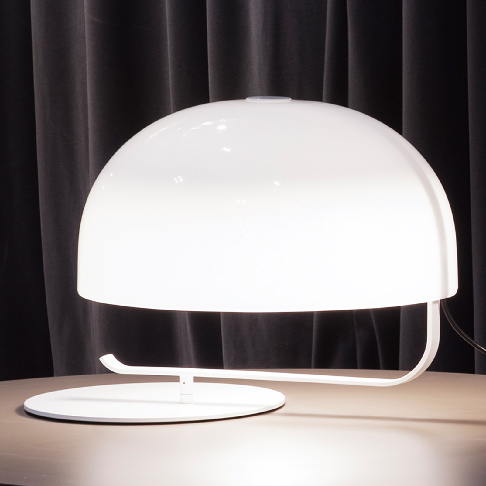 Oluce Zanuso - retrobordslampa i vitt