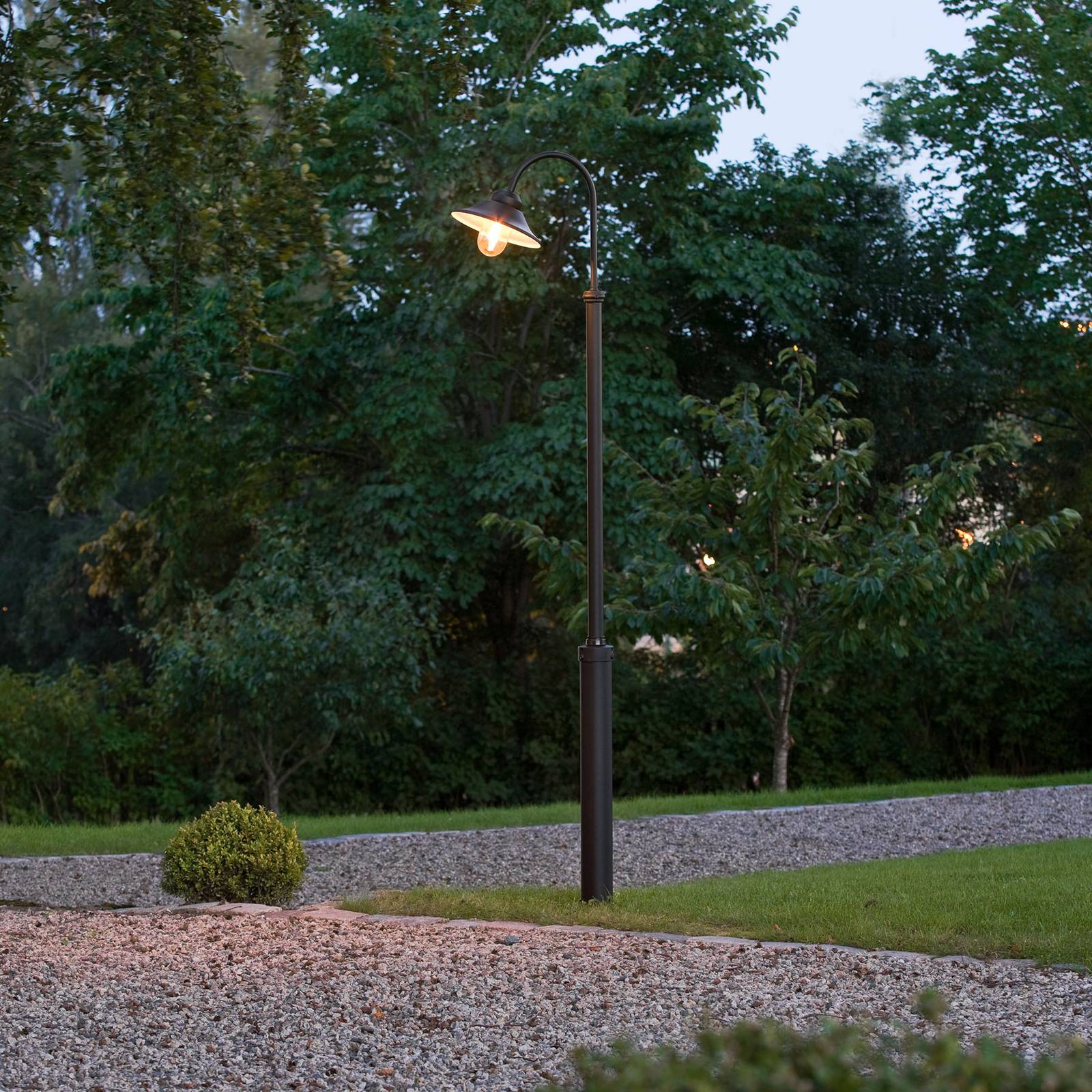 Lyktstolpe Vega, svart, 1 lampa, 240 cm