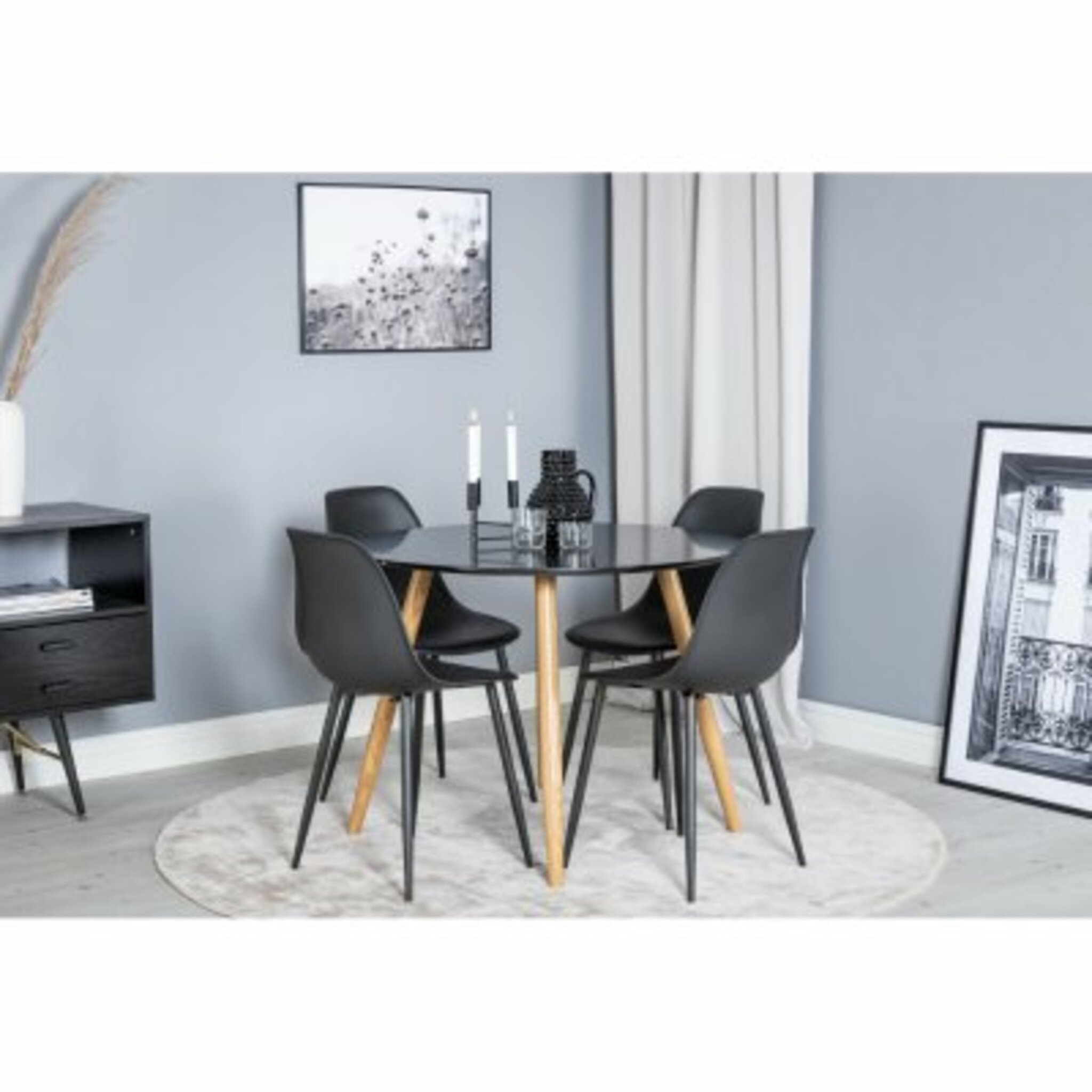 Matgrupp, matbord Plaza Ø100cm, ek-look/svart + 4 st matstol Polar, svart