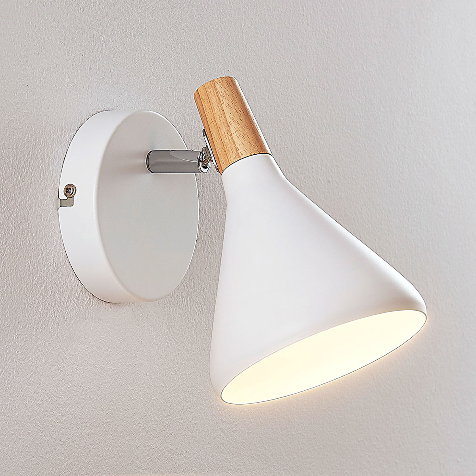 Estetisk LED-vägglampa Arina i vitt