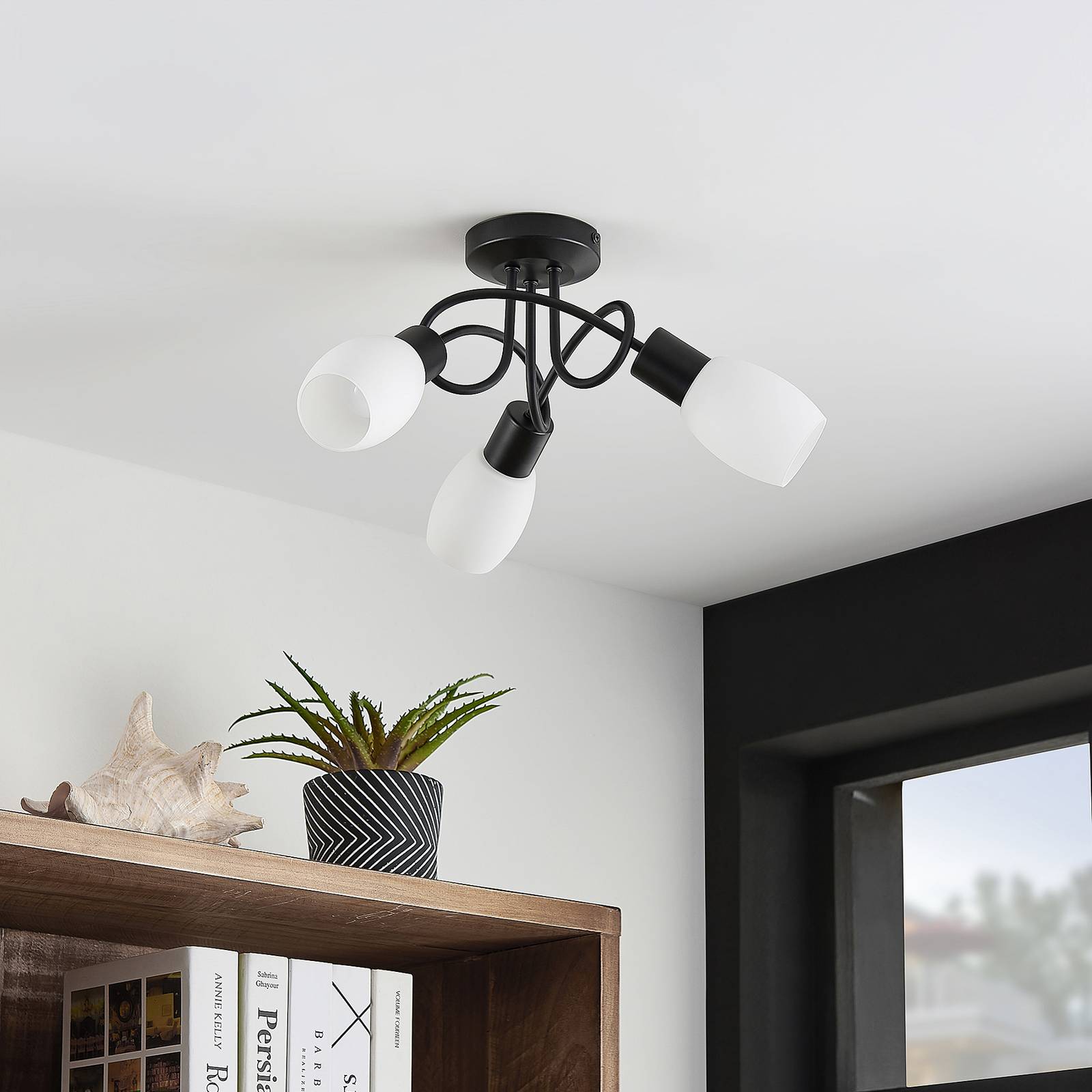 Lindby Ilmana LED-taklampa, 3 lampor, böjd