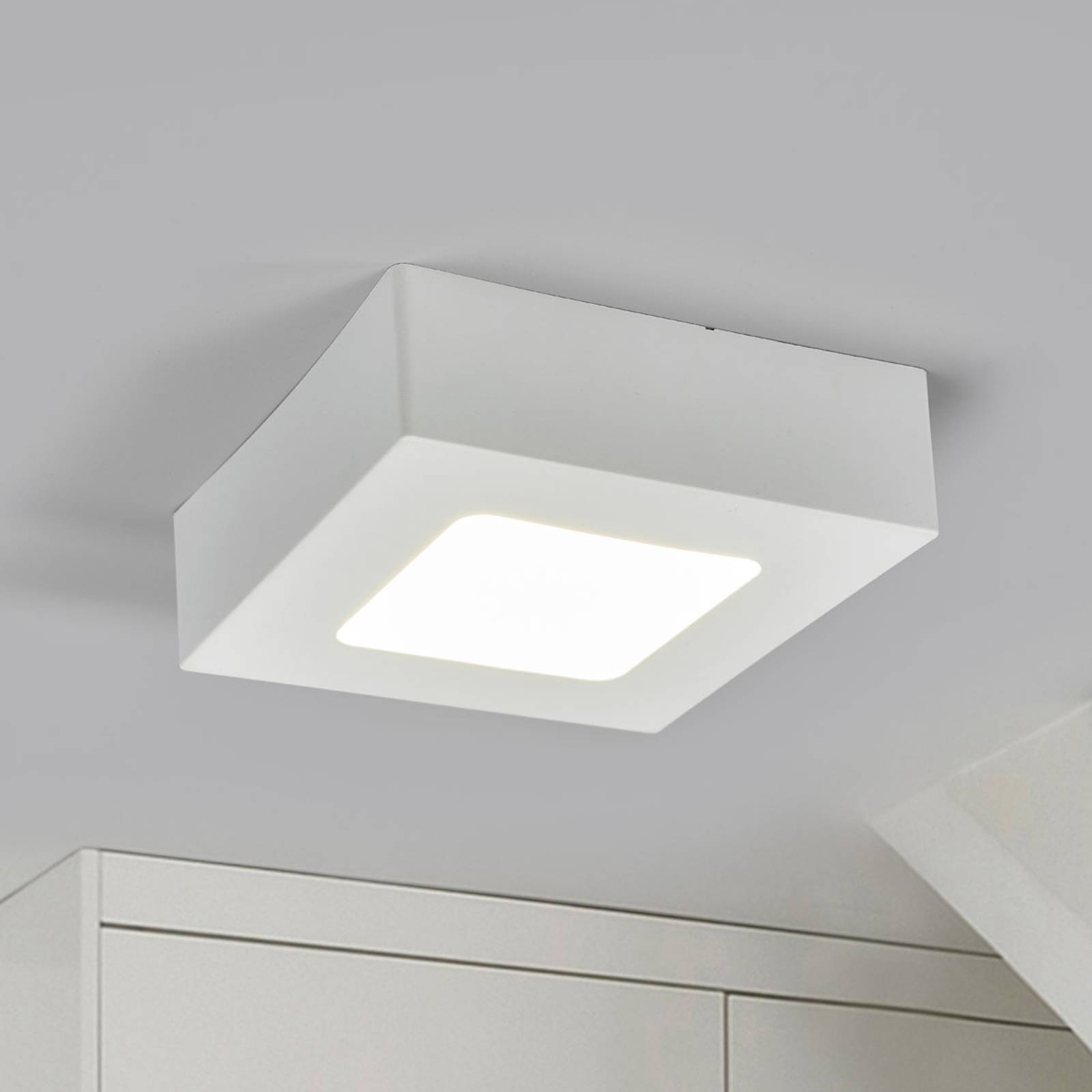 LED-taklampa Marlo vit 4 000 K kantig 12,8cm