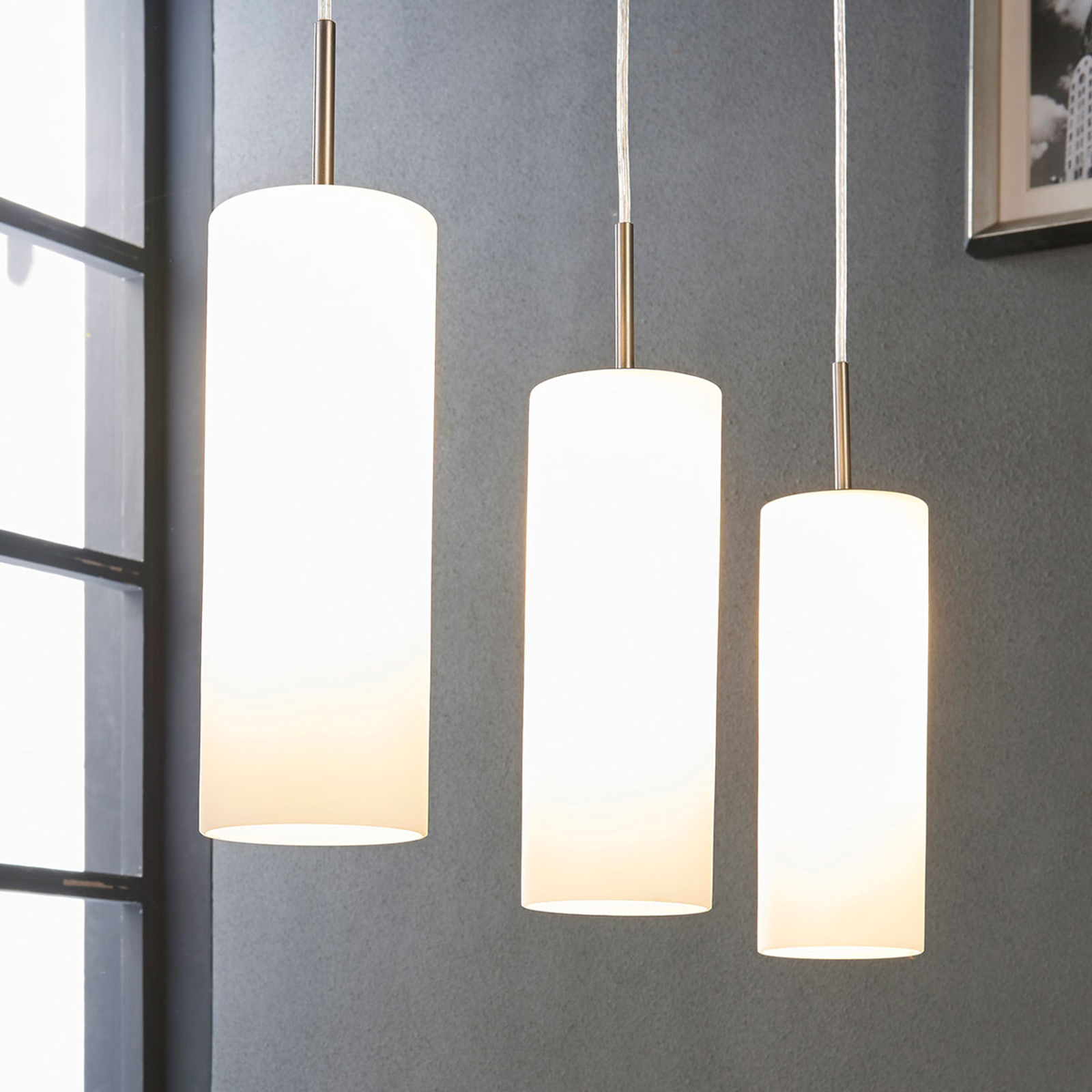Vinsta - trelågig taklampa i vitt glas