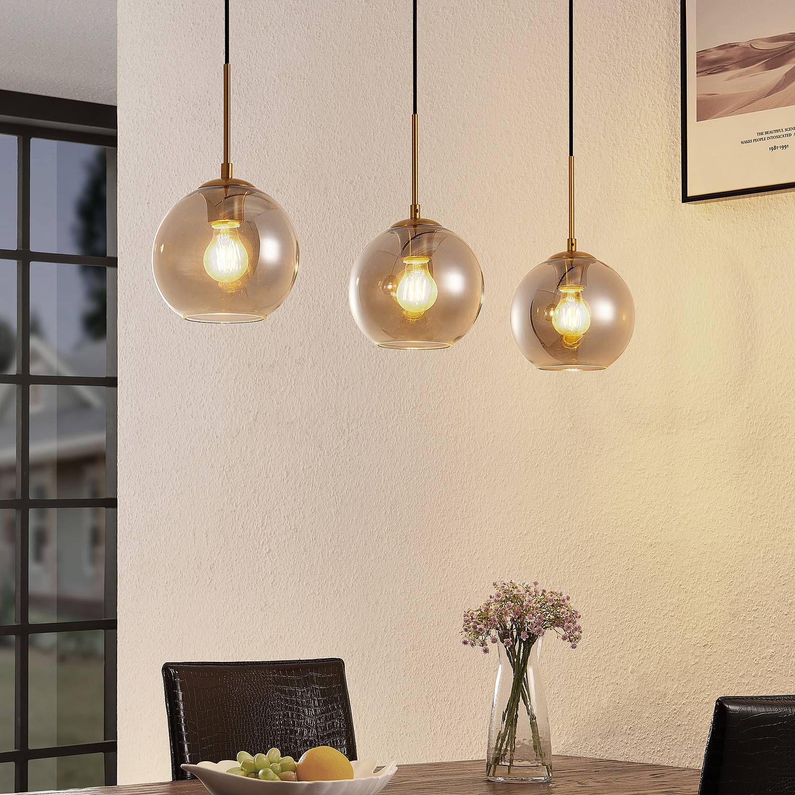 Lindby Hiwana hänglampa, 3 rökglaskulor
