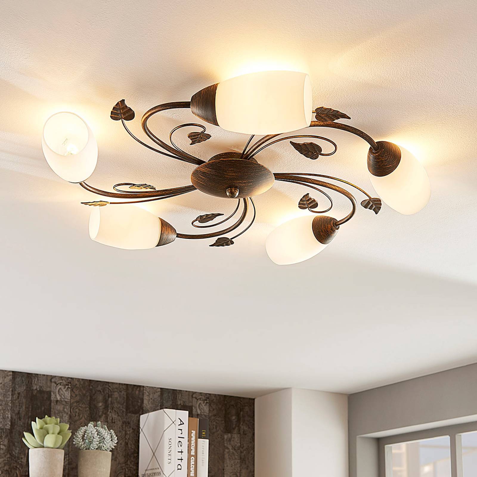 Stefania - elegant taklampa med LED-lampor