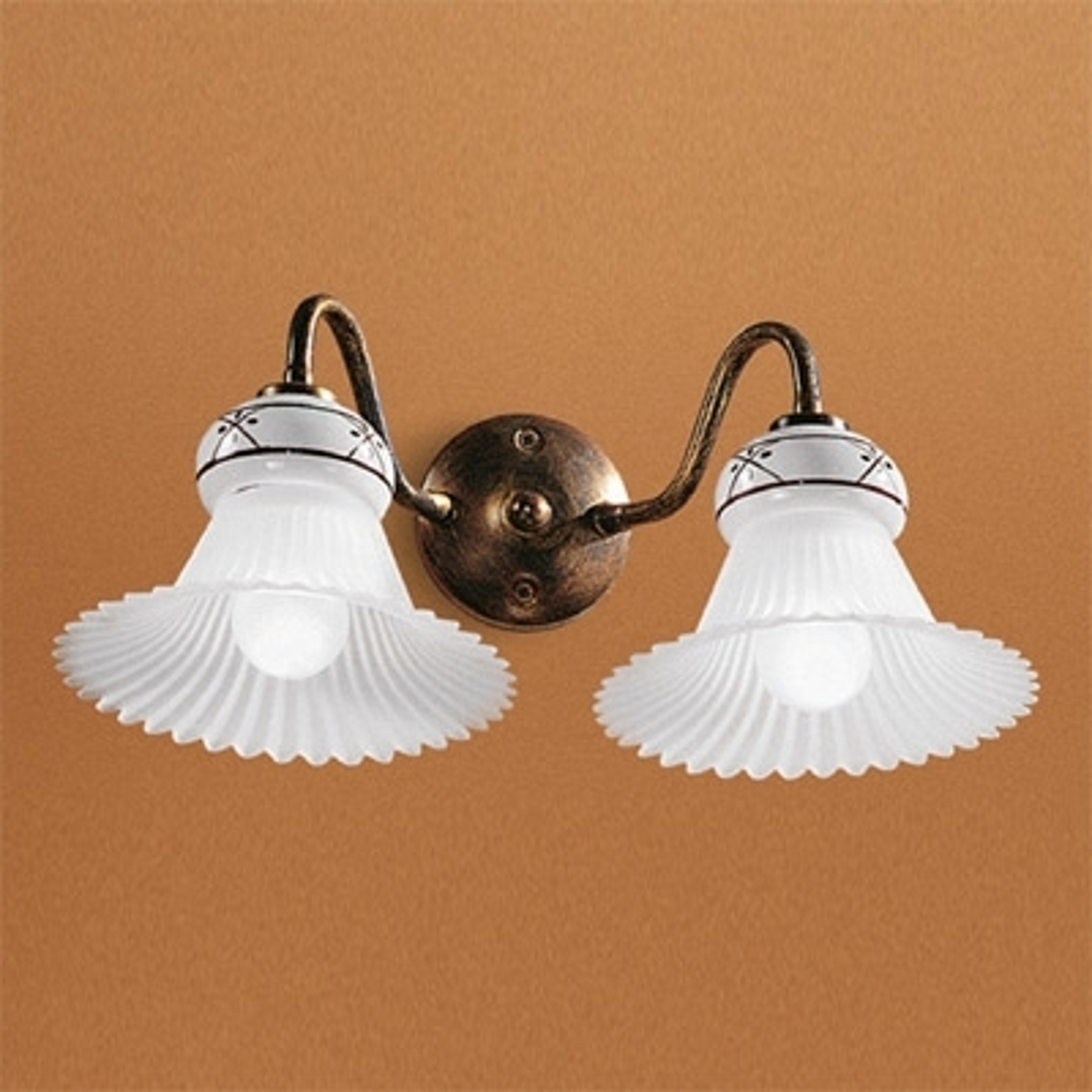 Vägglampa MAMI med 2 ljuskällor