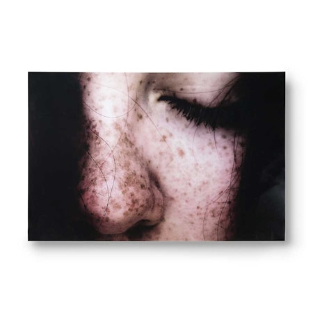 'freckles' on plexibond