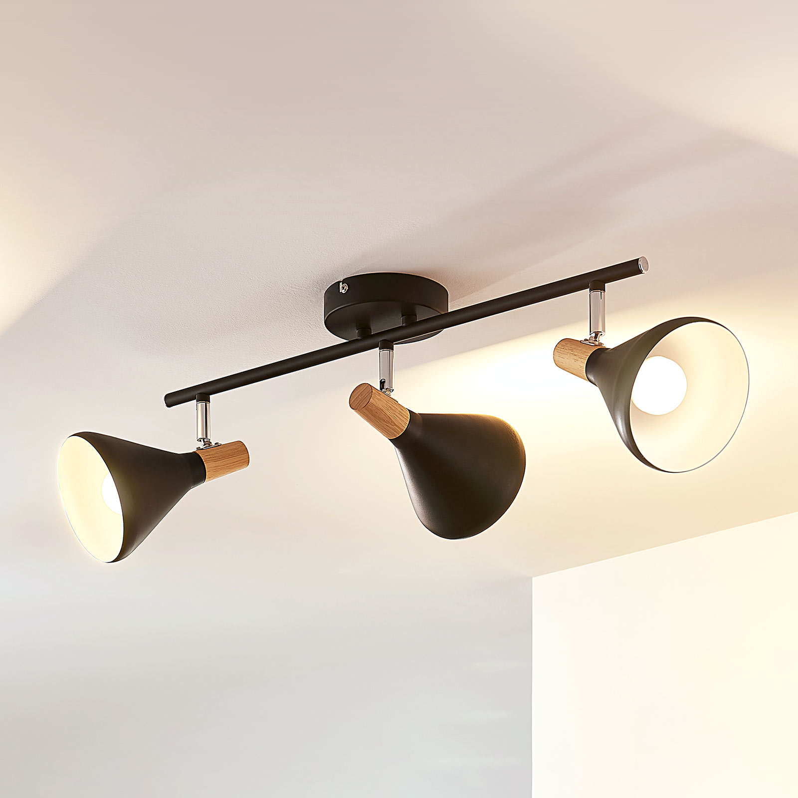 LED-taklampa Arina, skandinavisk stil
