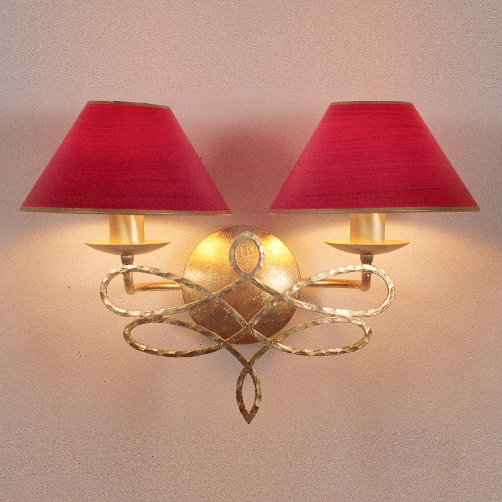 Imponerande vägglampa SORENT