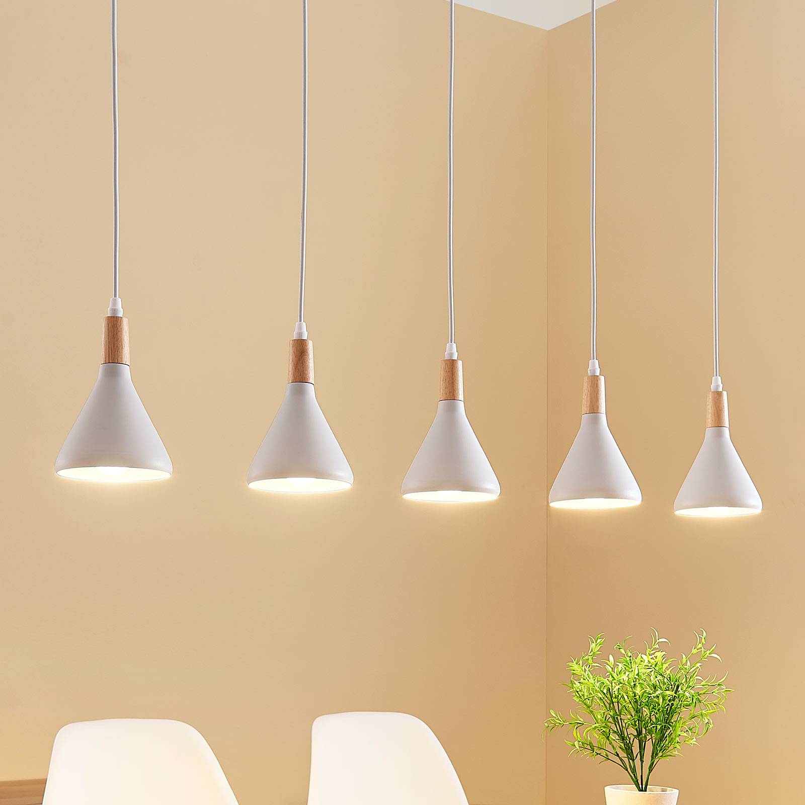 LED-taklampa Arina i vitt med 5 ljuskällor