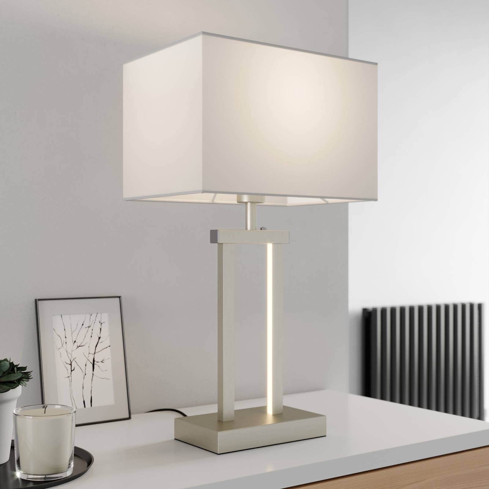 Bordslampa Sigurd med tygskärm