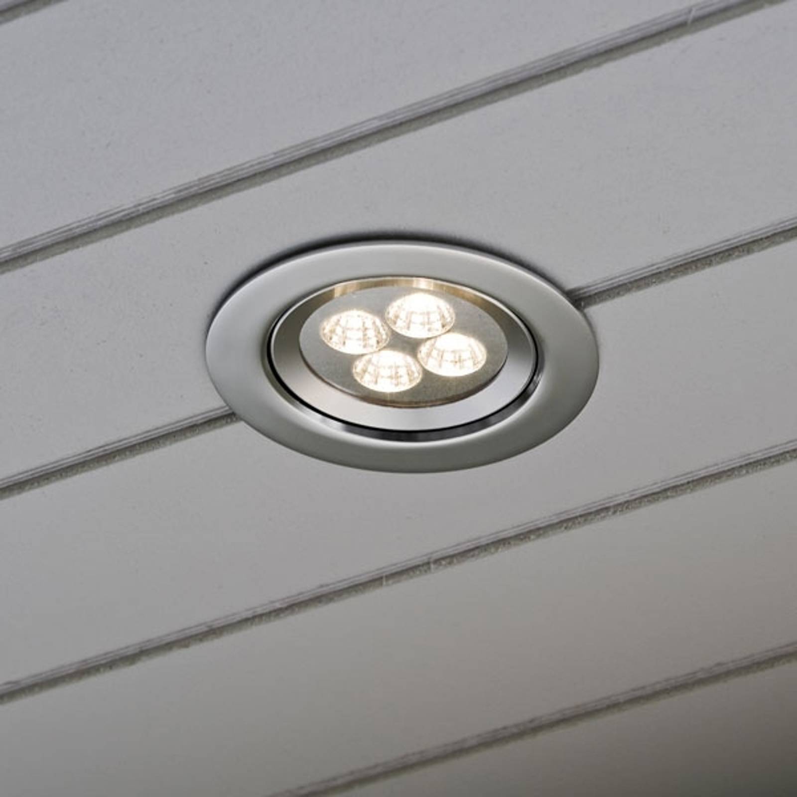 Infälld spot med power-LED