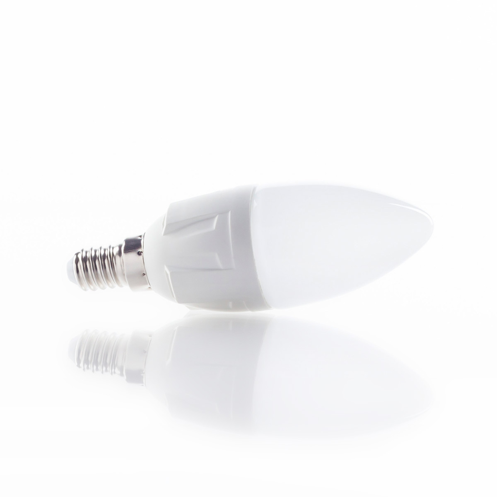 E14 6 W 830 LED-kronlampa, varmvit