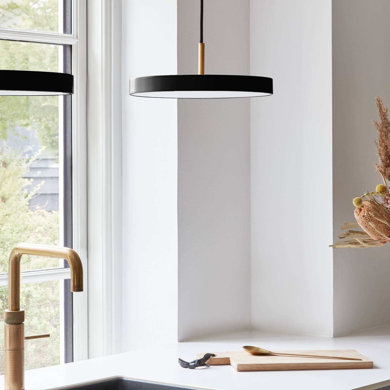 UMAGE Asteria mini hänglampa mässing svart