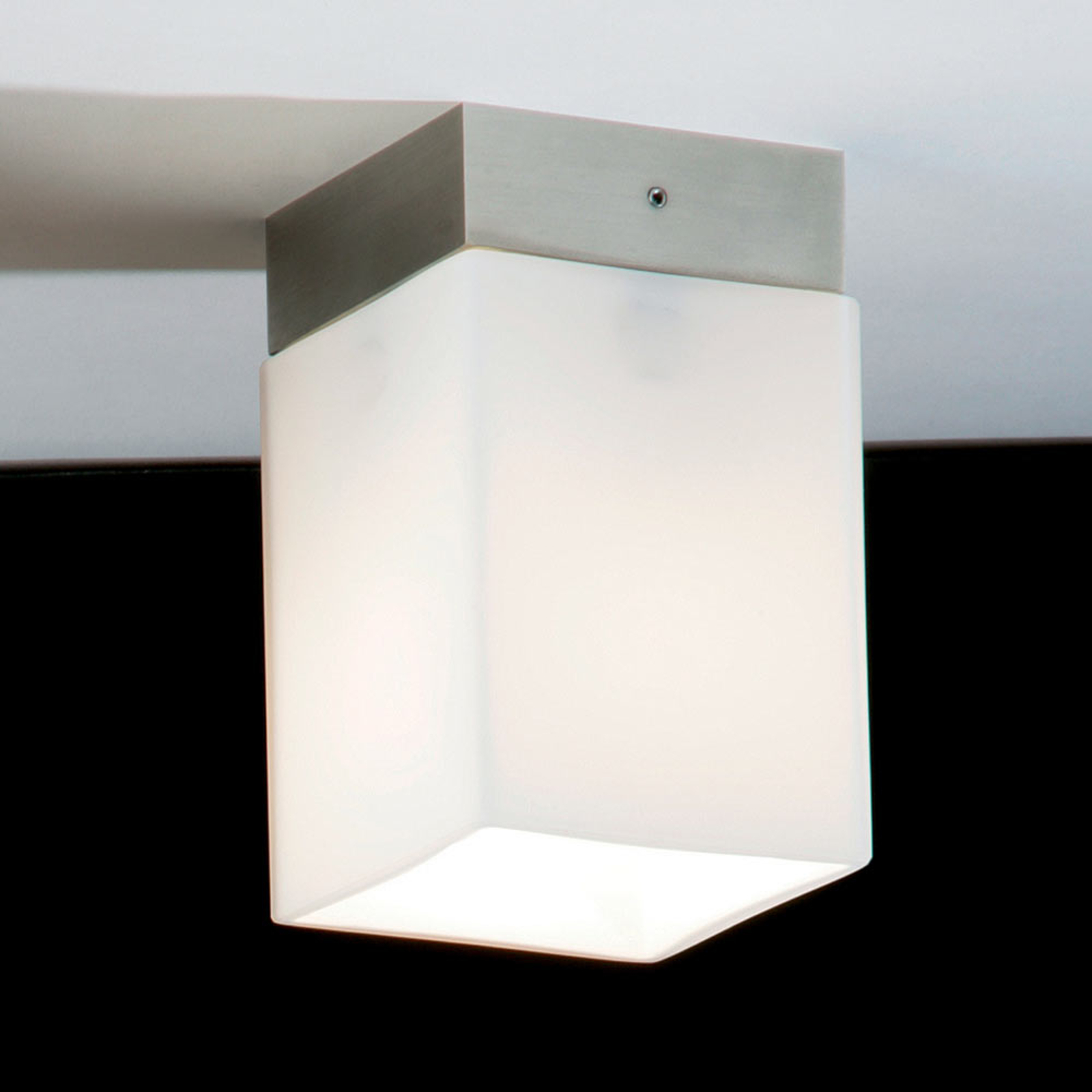 Kort taklampa QUADRO BOX SHORT, matt nickel