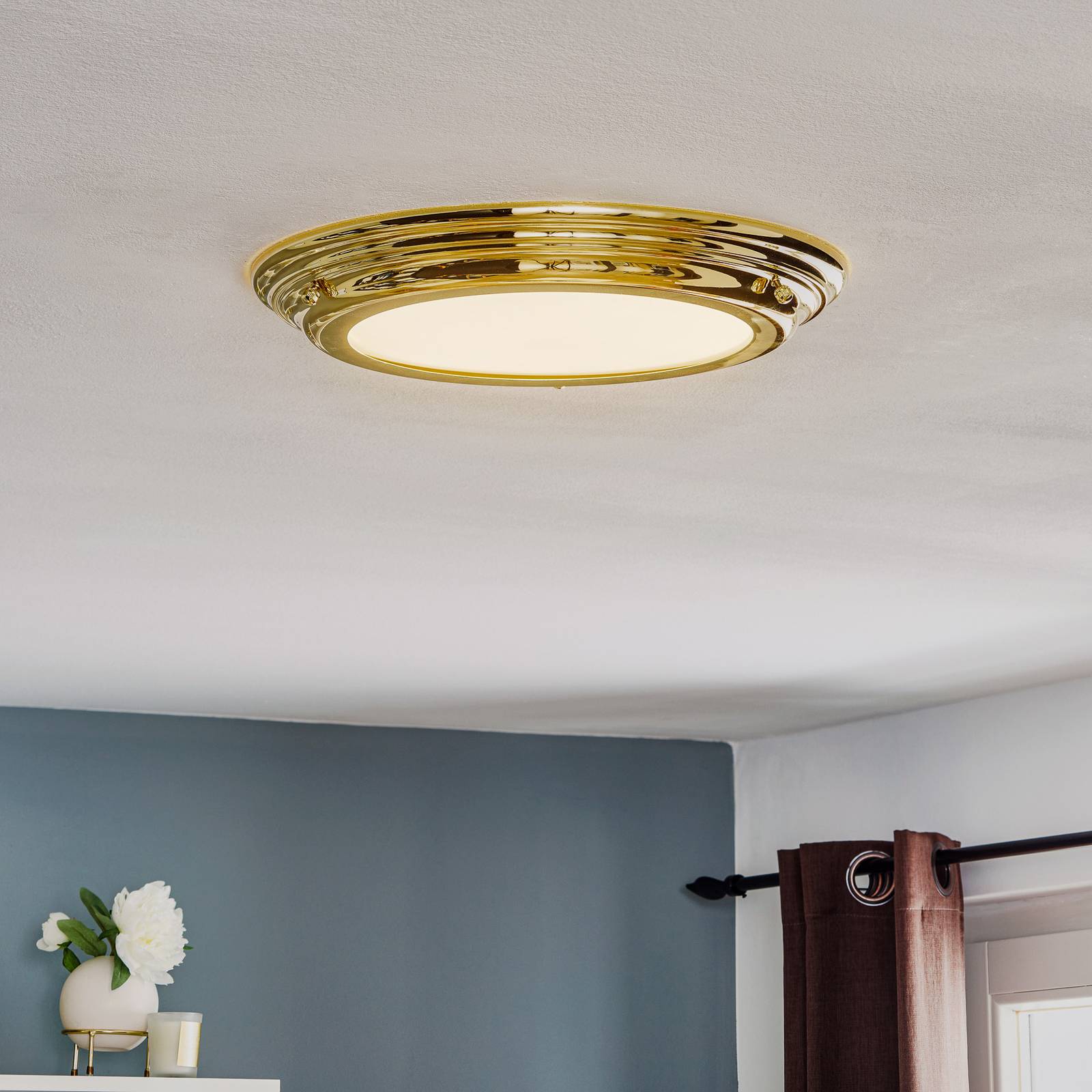 LED-taklampa Welland IP44, mässing polerad