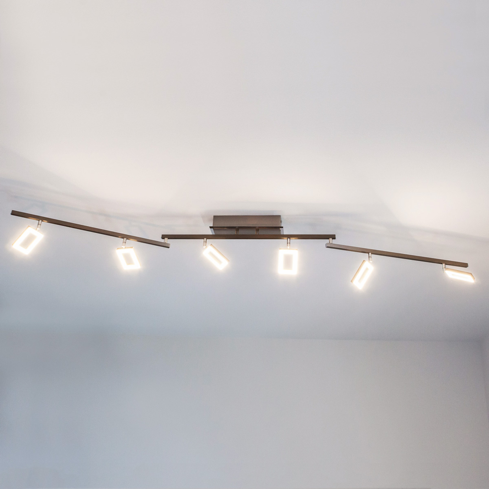 Sexlågiga LED-taklampan Inigo