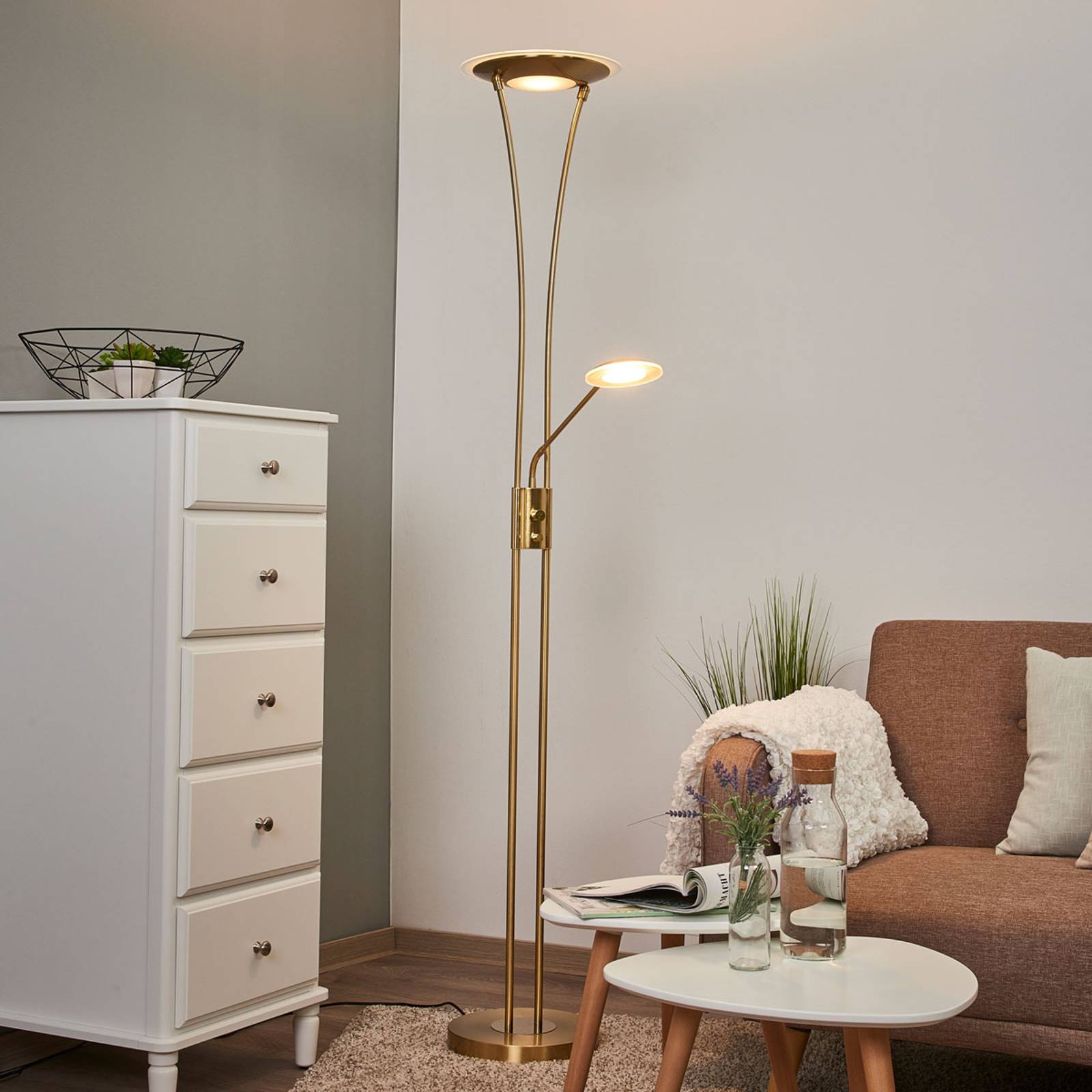 Klassisk golvlampa Eda med läslampa och dimmer