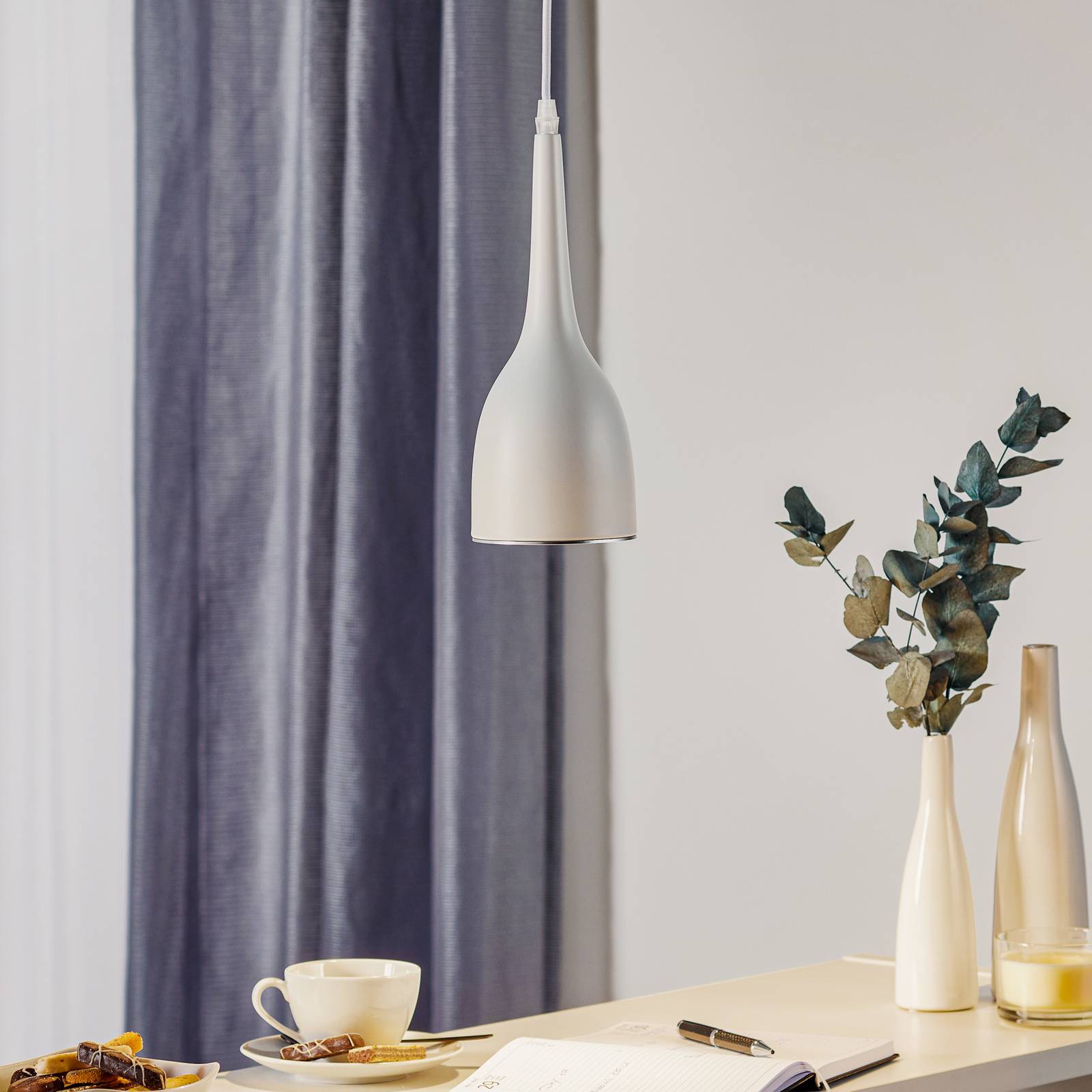 Mattvit LED-hänglampa Tai av aluminium
