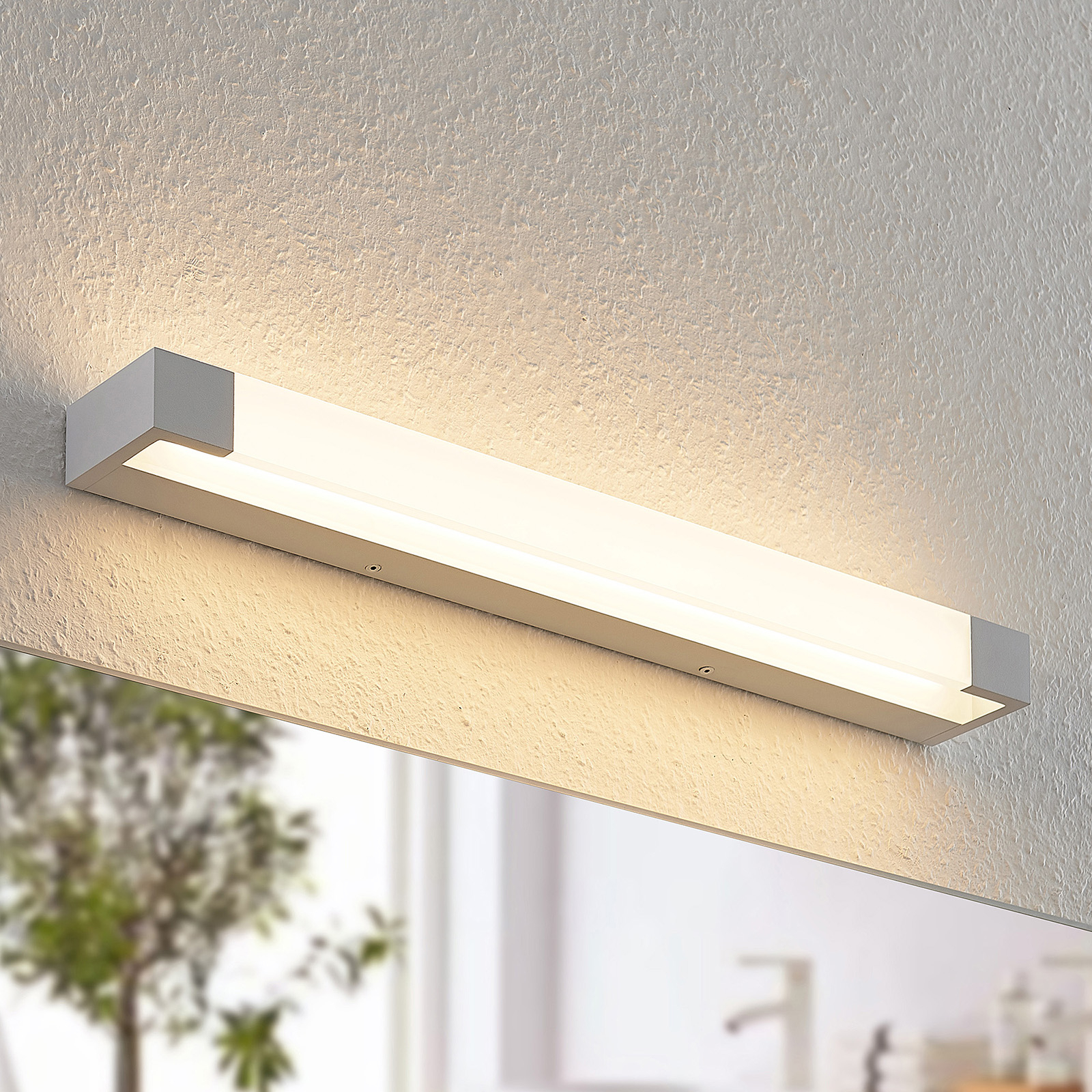 Arcchio Ronika LED-vägglampa, IP44, vit, 57 cm