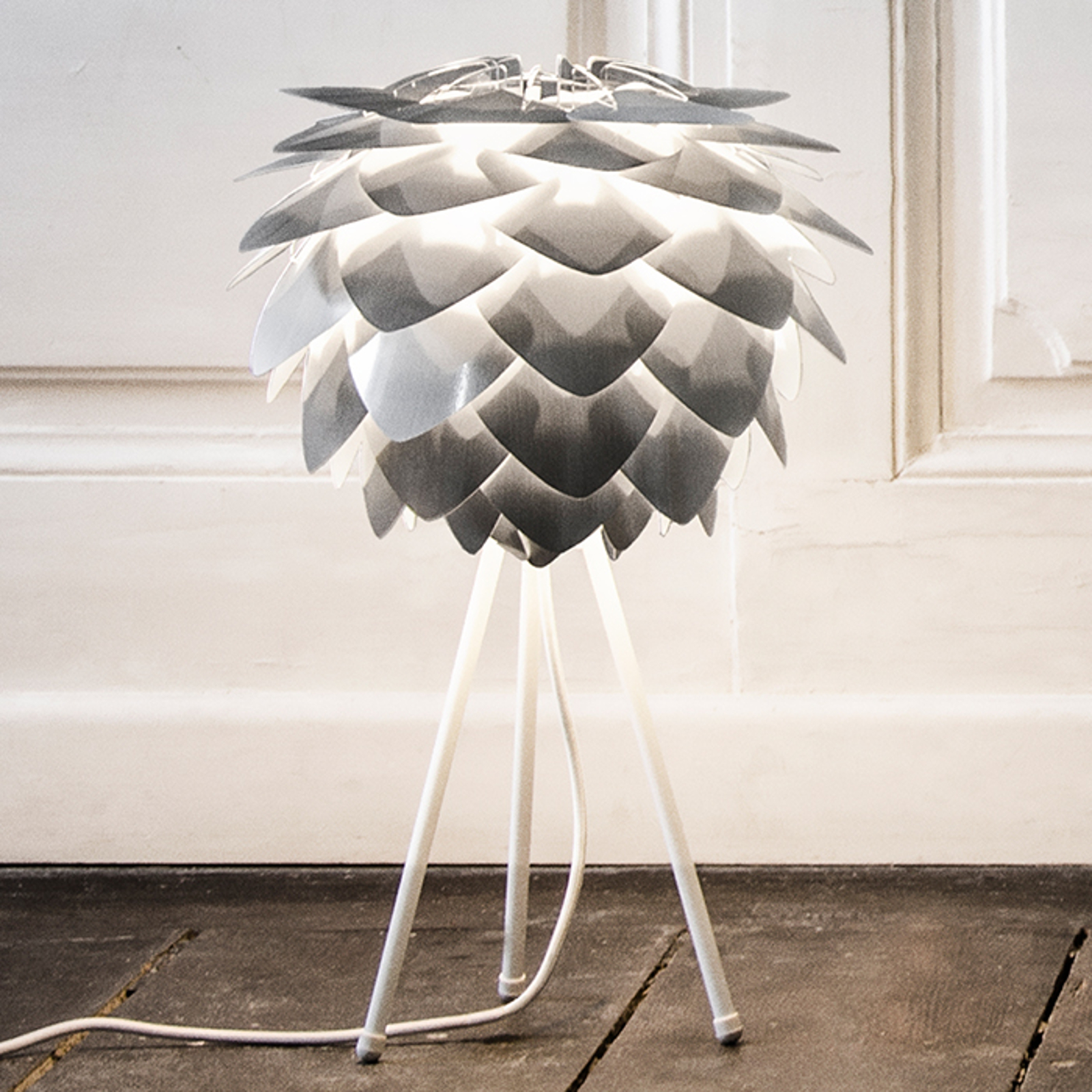 Trebent bordslampa Silvia mini med skärm stål