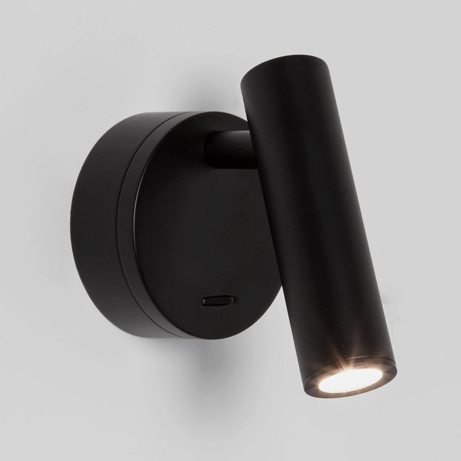 Vägglampa Enna Surface med svängbar LED-spotlight