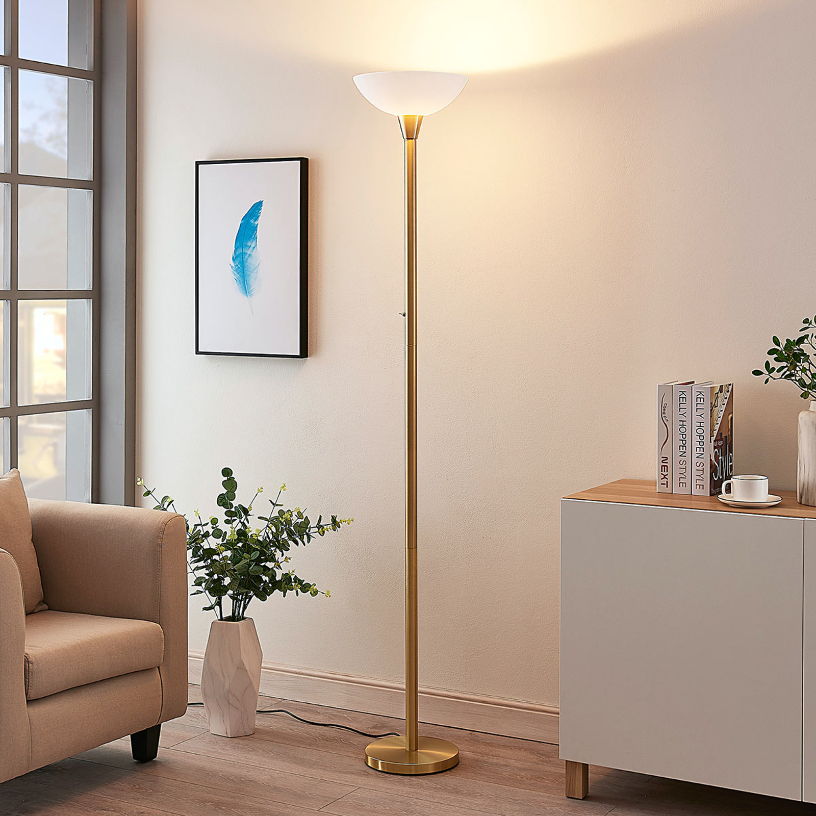 Mässingsfärgad uplight-golvlampa Ignacia