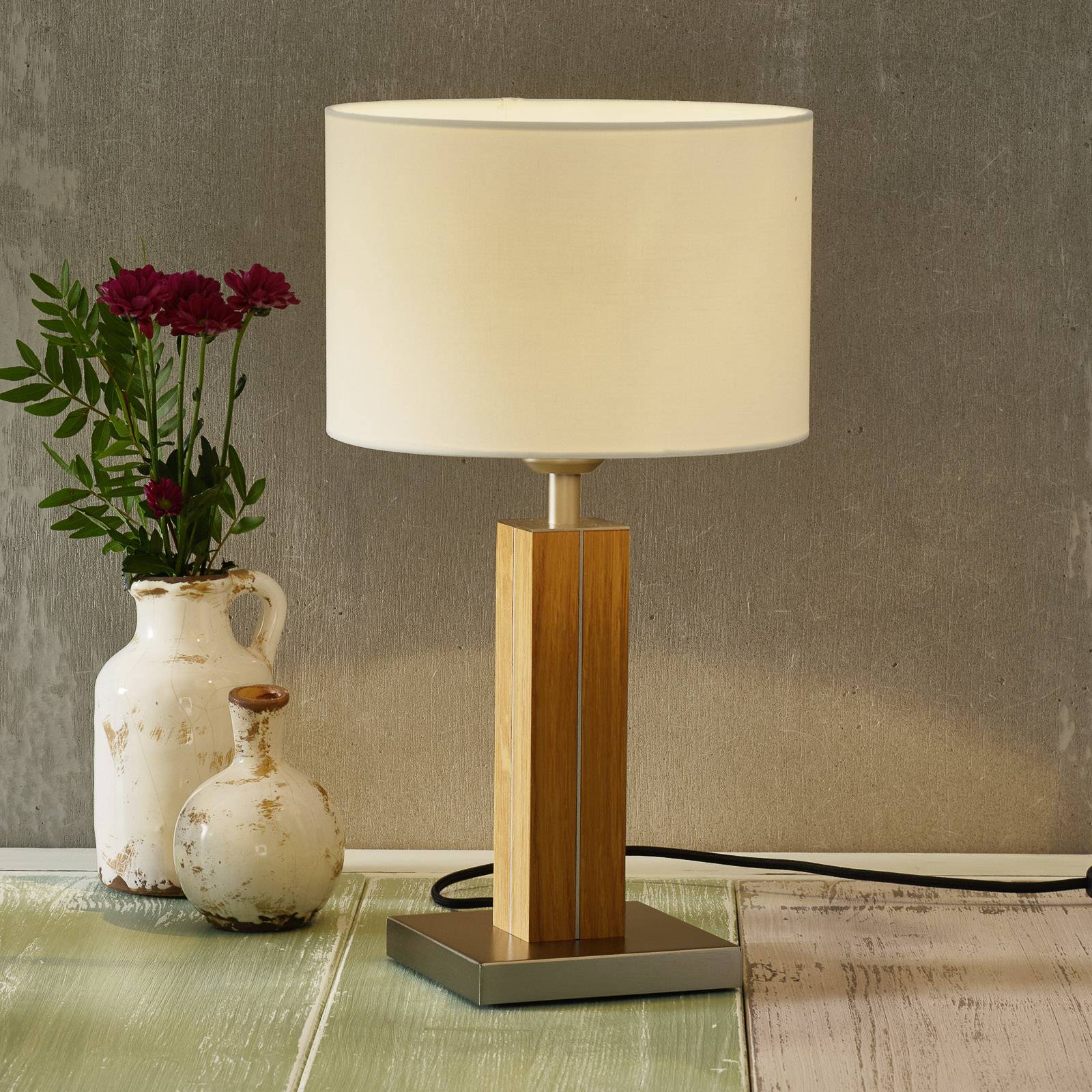 HerzBlut Dana bordslampa med fot i ekträ