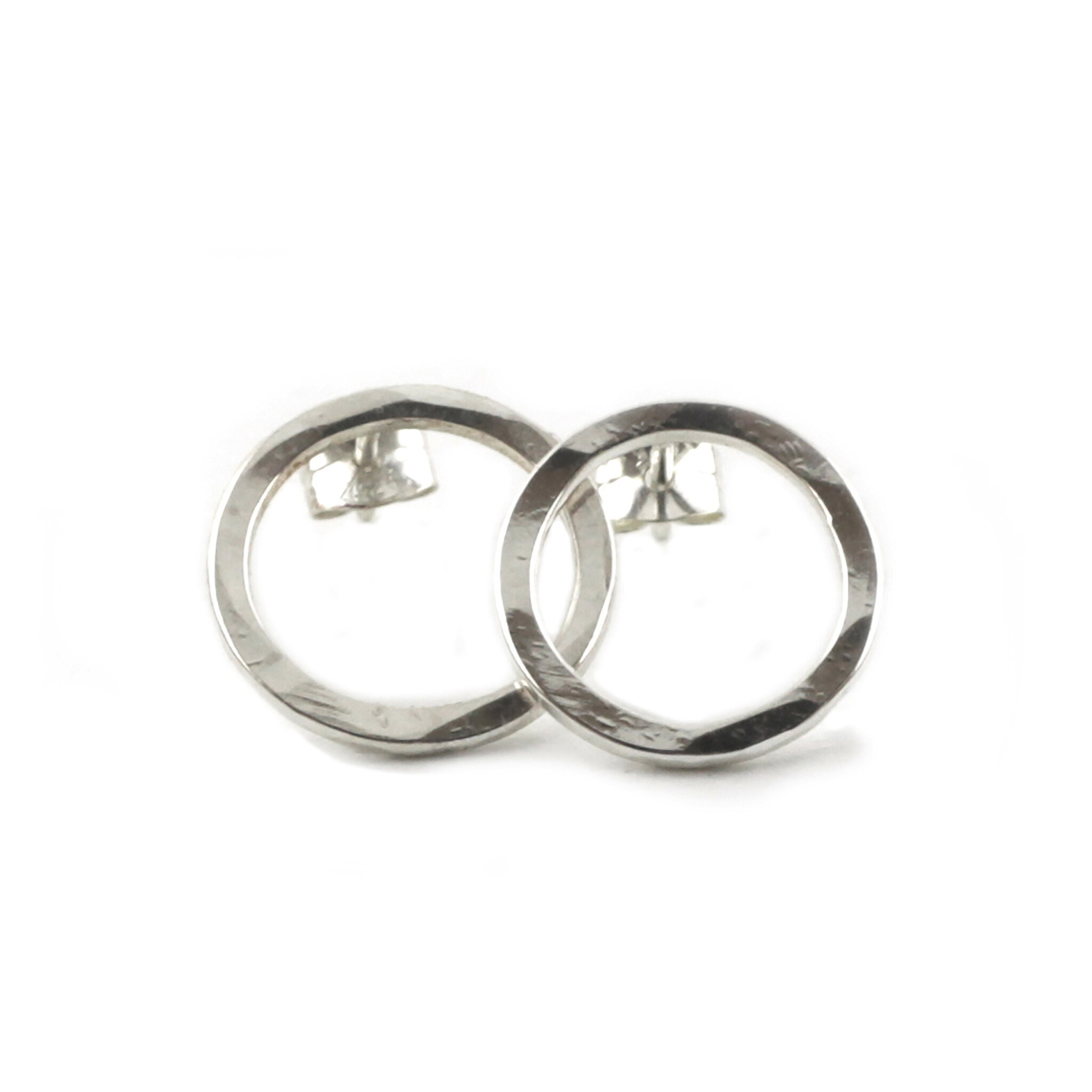 Örhängen hamrad ring, silver