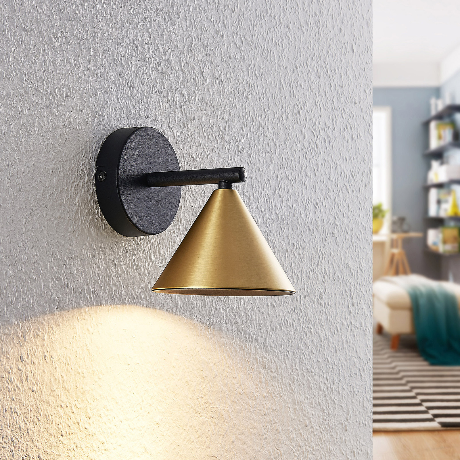 Lucande Kartio vägglampa, 1 lampa, mässing