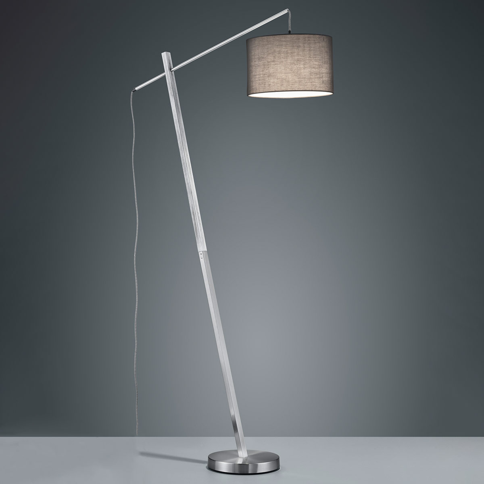 Golvlampa Padme med grå textilskärm