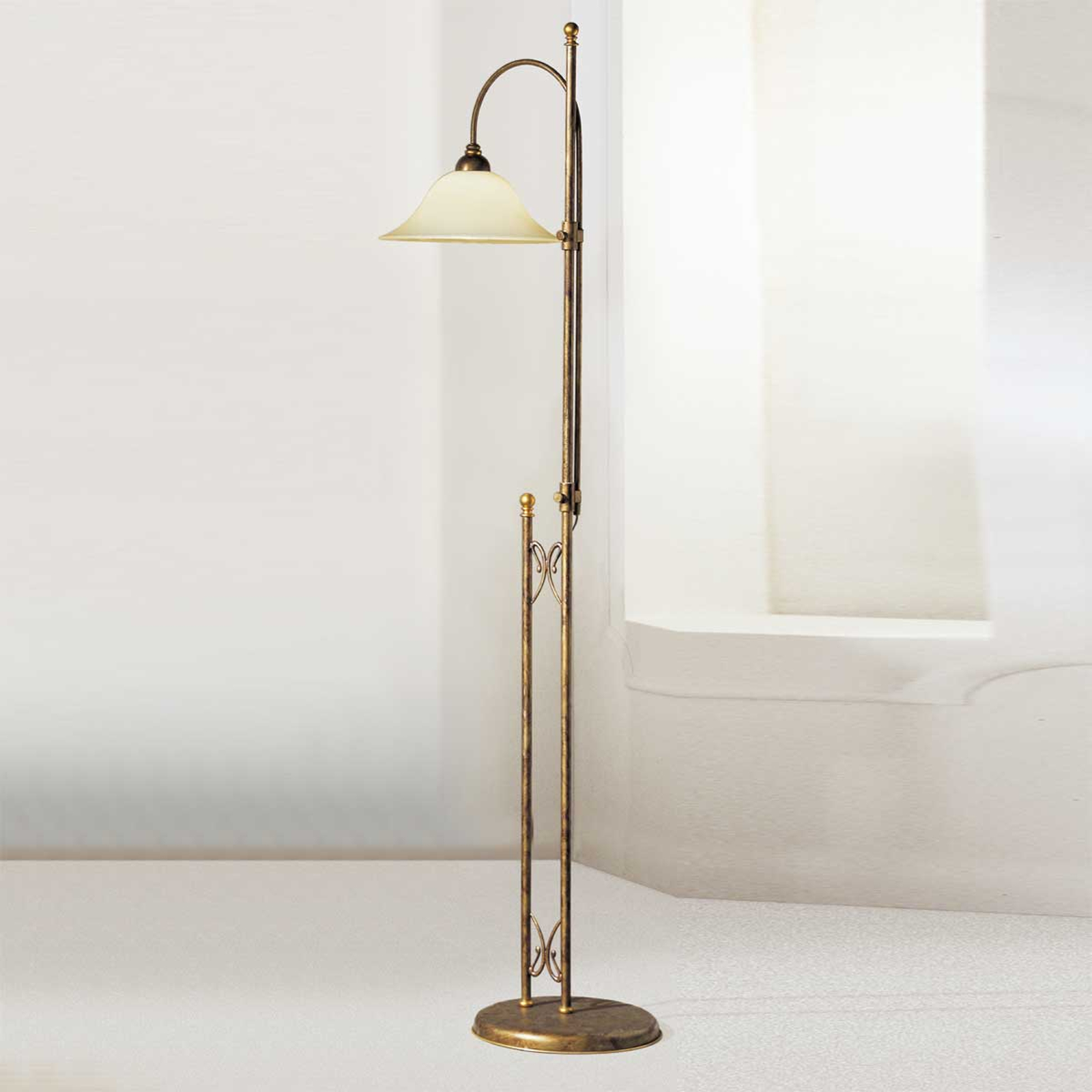 Klassisk golvlampa Antonio