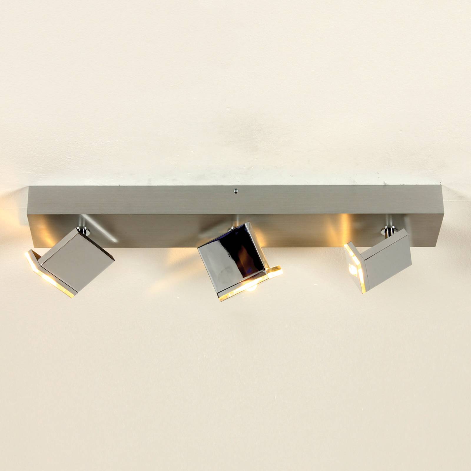 LED-taklampa Elle med tre ljuskällor, dimbar