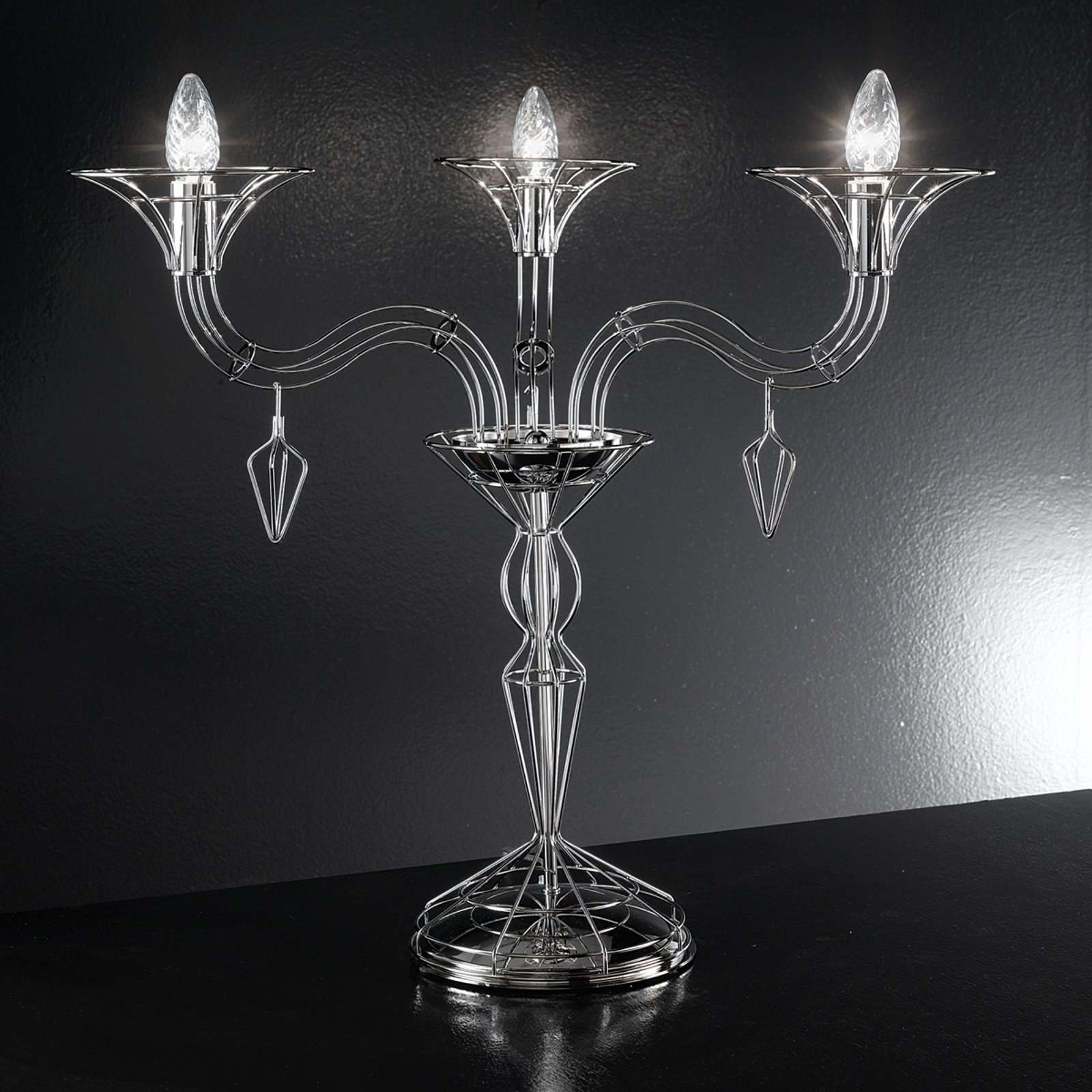 Trearmad bordslampa Dedalo i krom