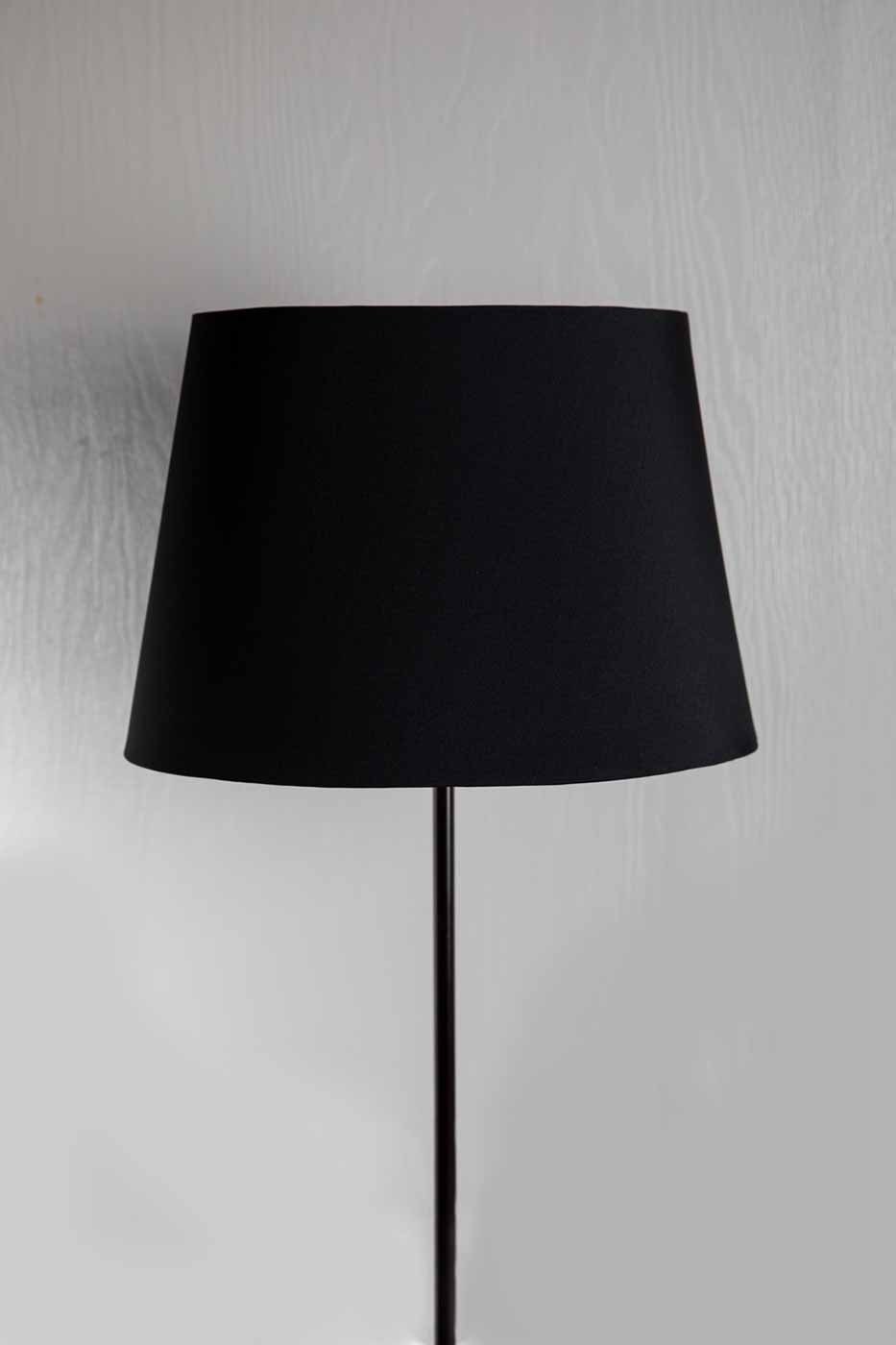 Lampskärm William oval 25 cm svart taft