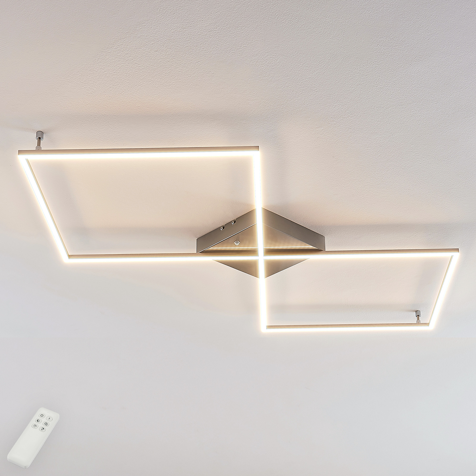 Rak LED-taklampa Romee med fjärrkontroll