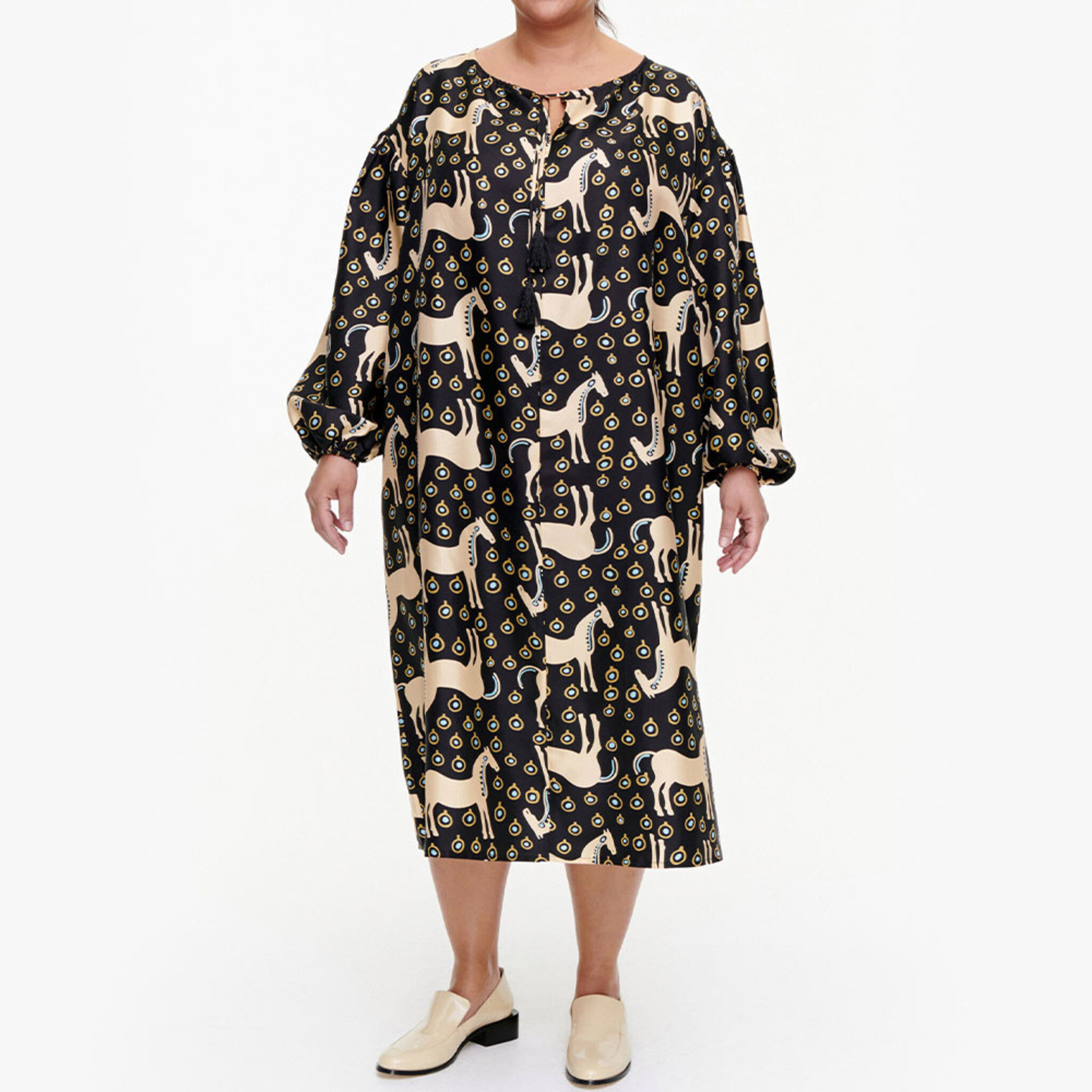 Yhdessä Musta Tamma Dress